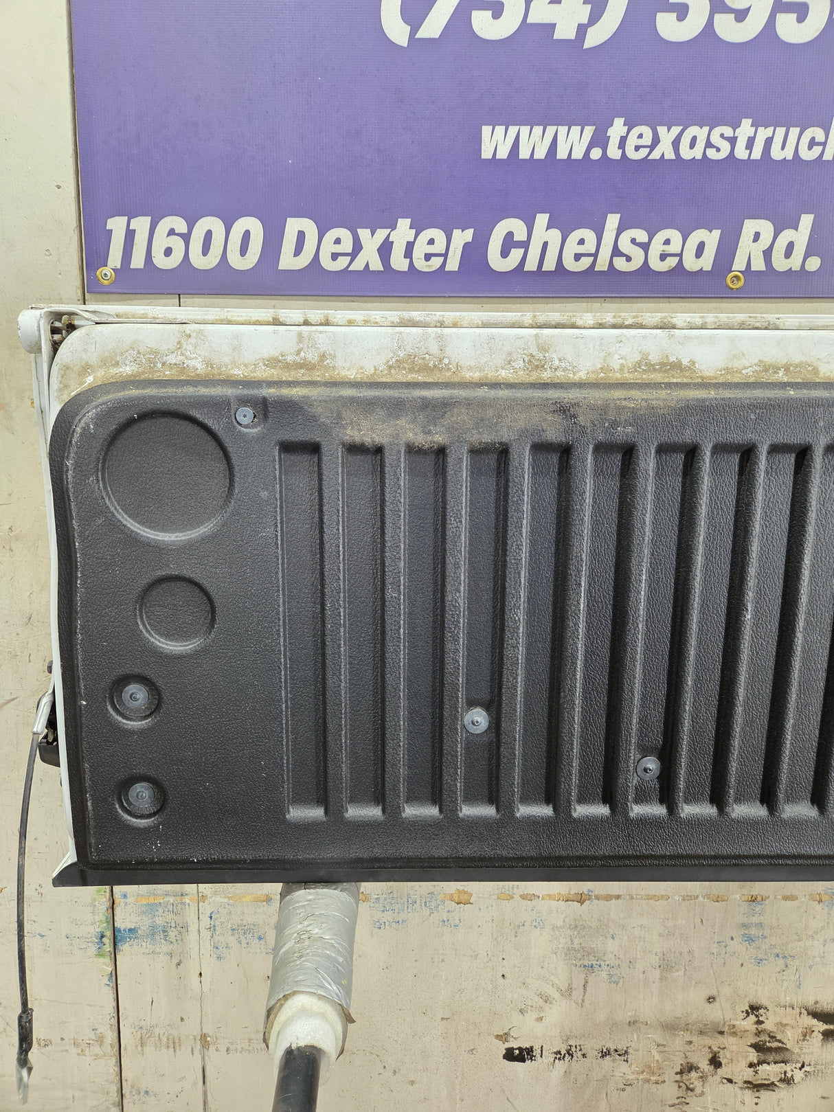 2014-2019 Chevrolet Silverado / GMC Sierra 1500 2500 3500 HD Tailgate