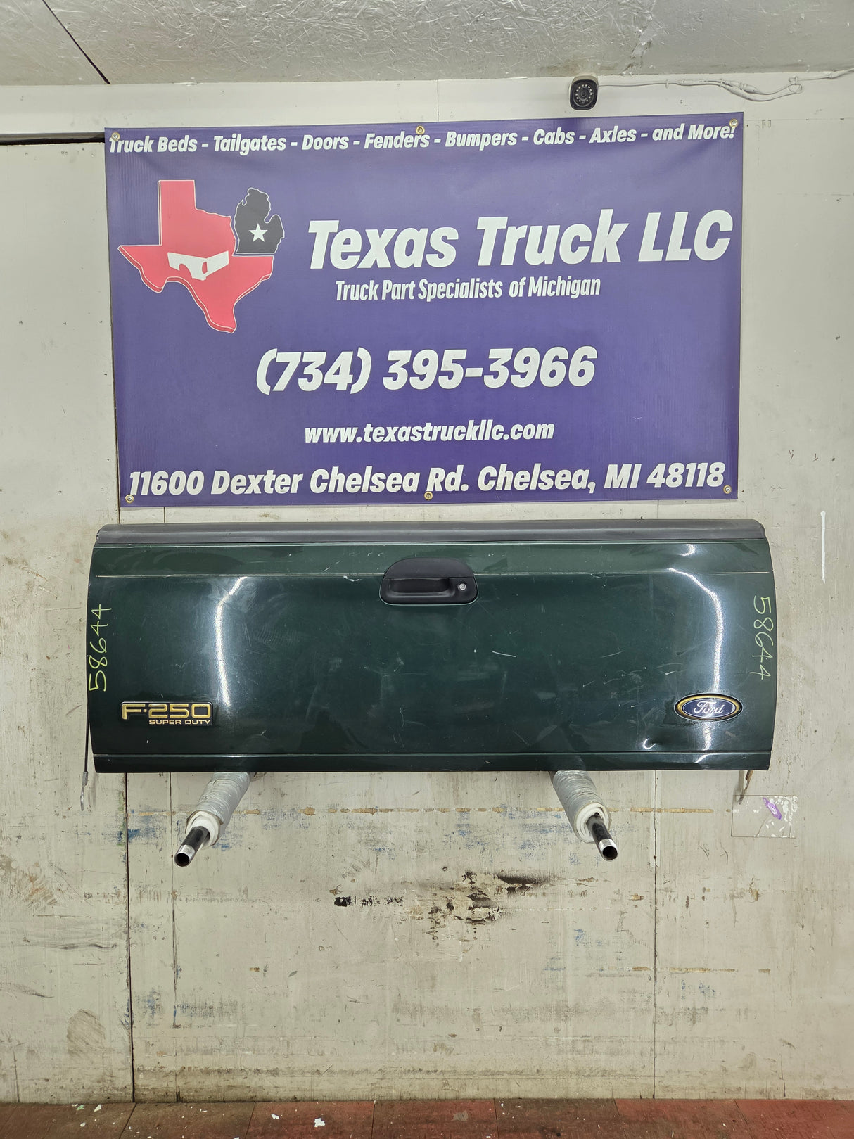 1997-2003 F150 / 1999-2007 Ford F250 F350 F450 F550 Super Duty Tailgate
