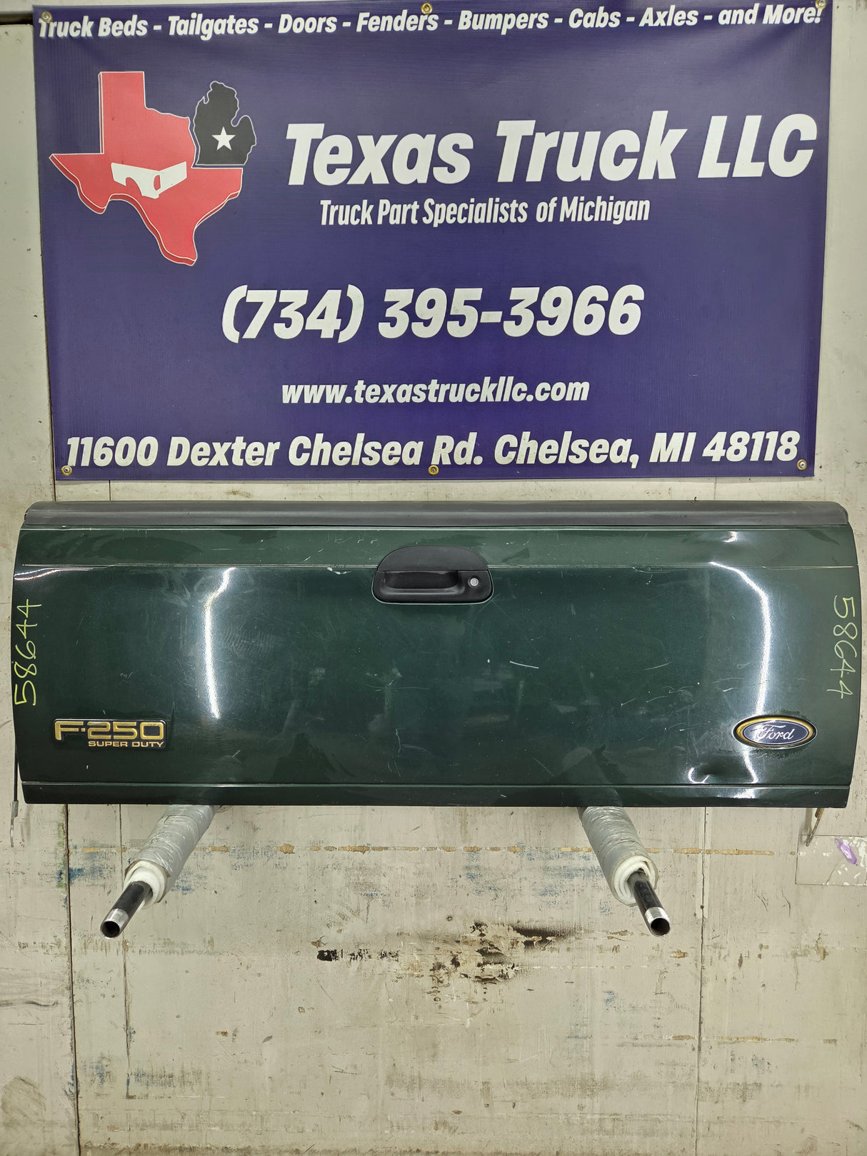 1997-2003 F150 / 1999-2007 Ford F250 F350 F450 F550 Super Duty Tailgate