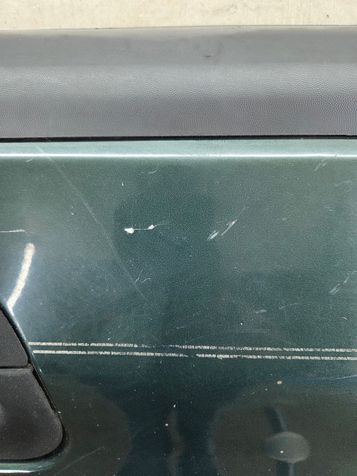 1997-2003 F150 / 1999-2007 Ford F250 F350 F450 F550 Super Duty Tailgate
