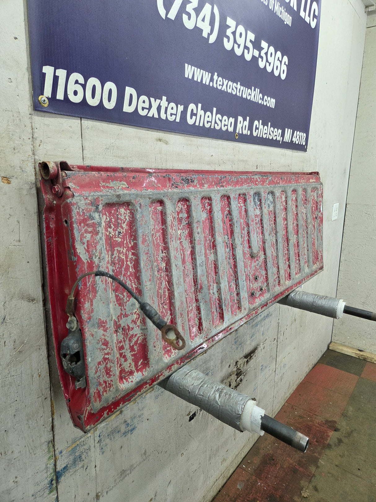 1999-2007 Chevrolet Silverado / GMC Sierra 1500 2500 3500 HD Tailgate