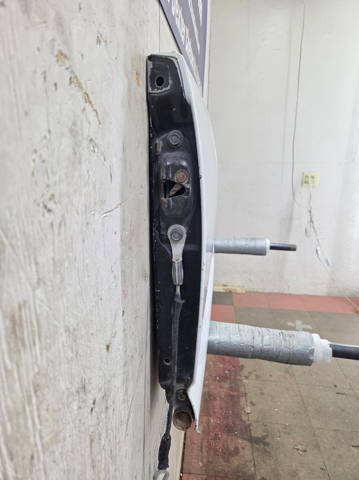 1999-2007 Chevrolet Silverado / GMC Sierra 1500 2500 3500 HD Tailgate