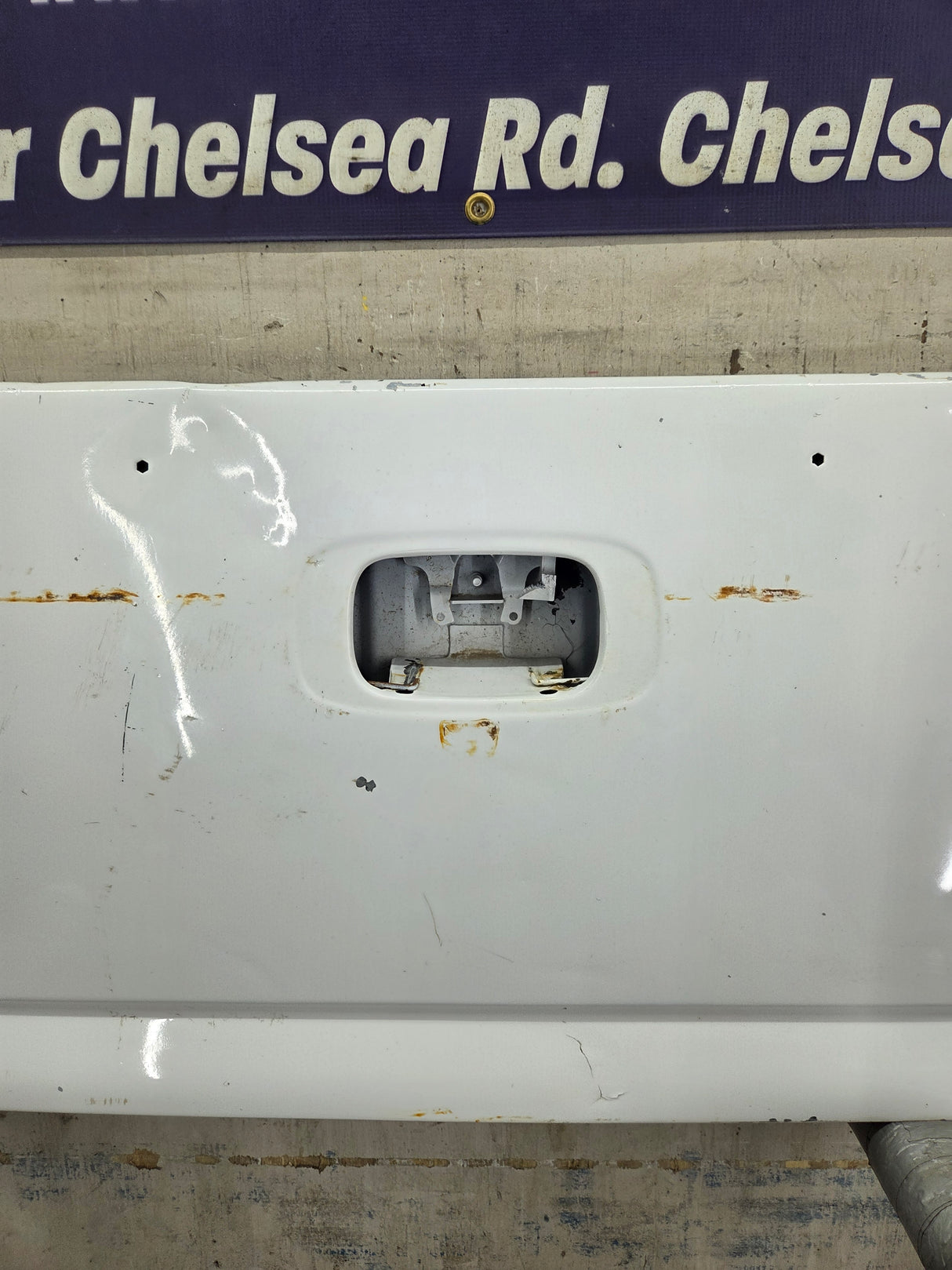 1999-2007 Chevrolet Silverado / GMC Sierra 1500 2500 3500 HD Tailgate