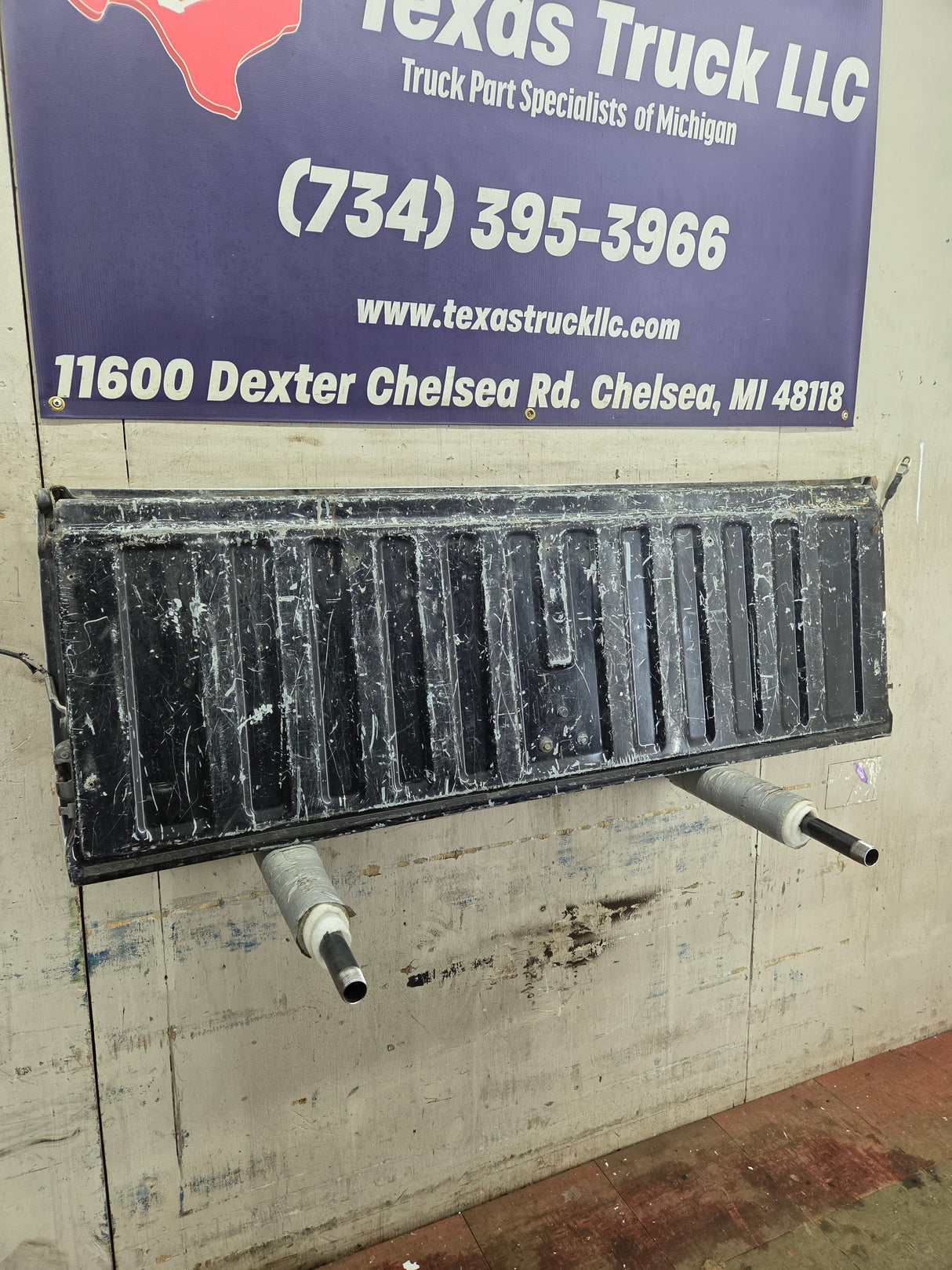 1999-2007 Chevrolet Silverado / GMC Sierra 1500 2500 3500 HD Tailgate