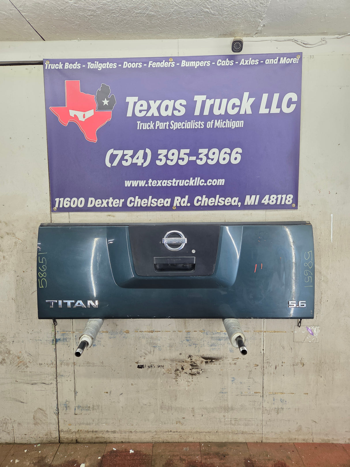 2004-2012 Nissan Titan Tailgate