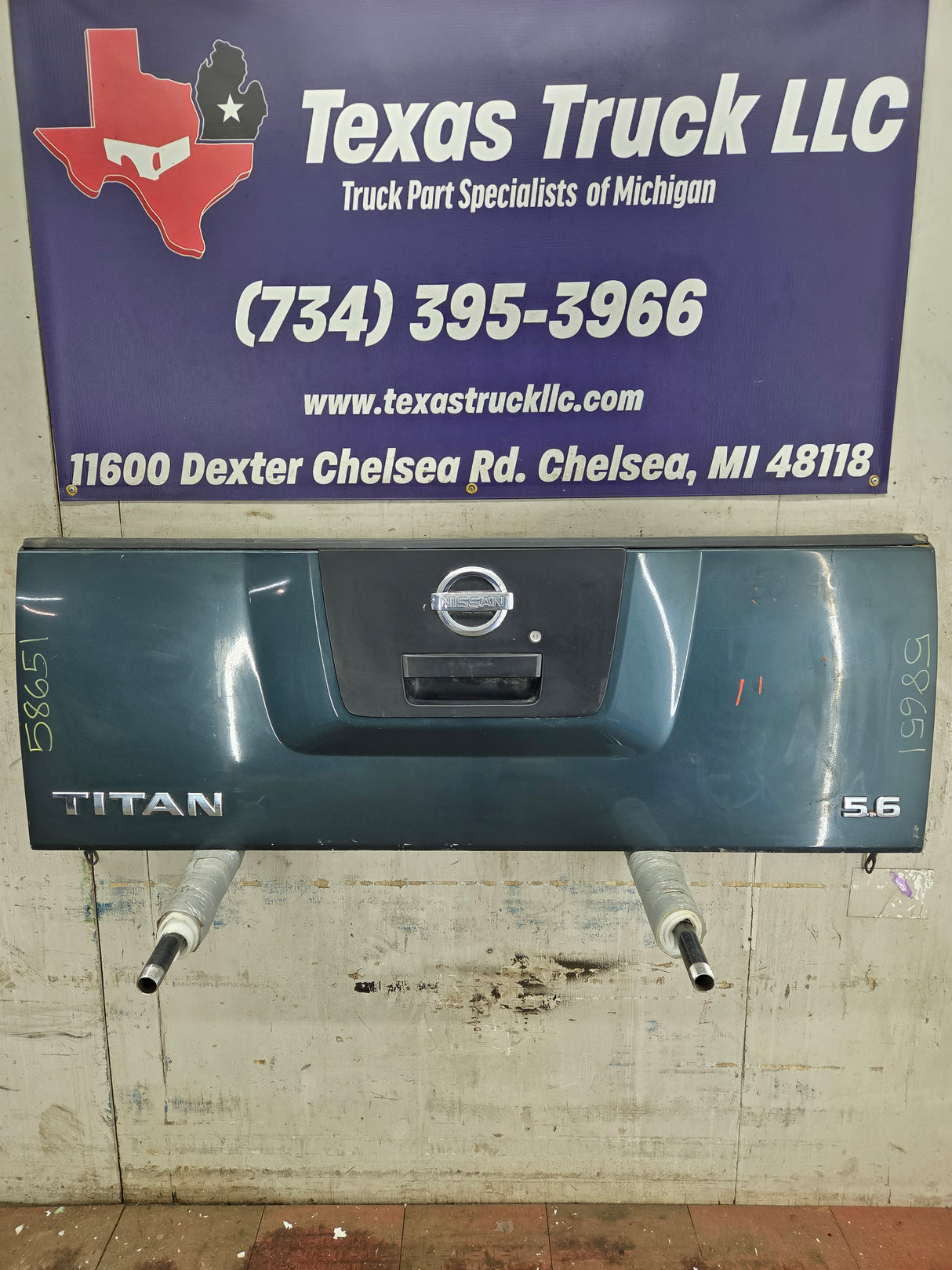 2004-2012 Nissan Titan Tailgate