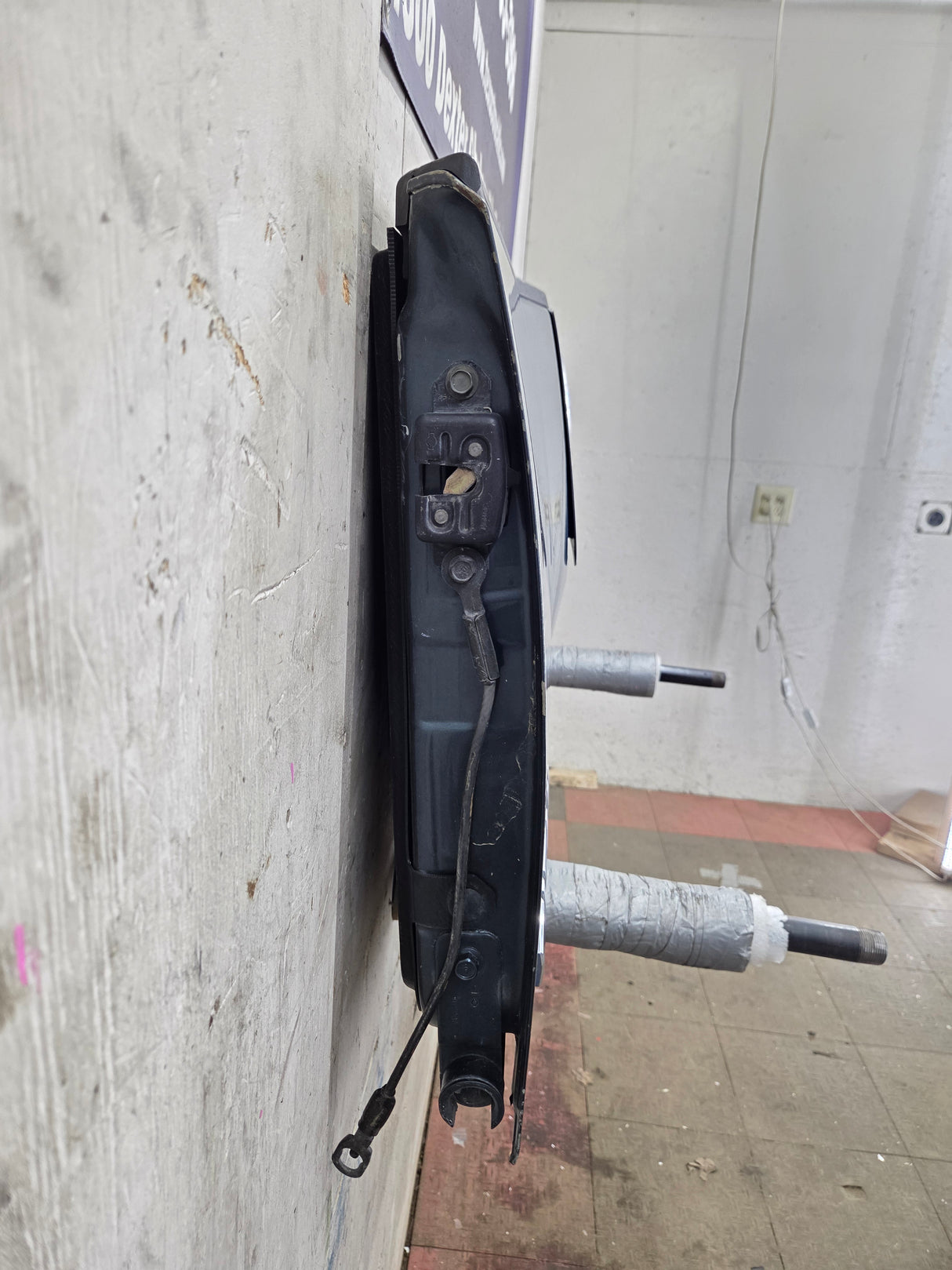 2004-2012 Nissan Titan Tailgate