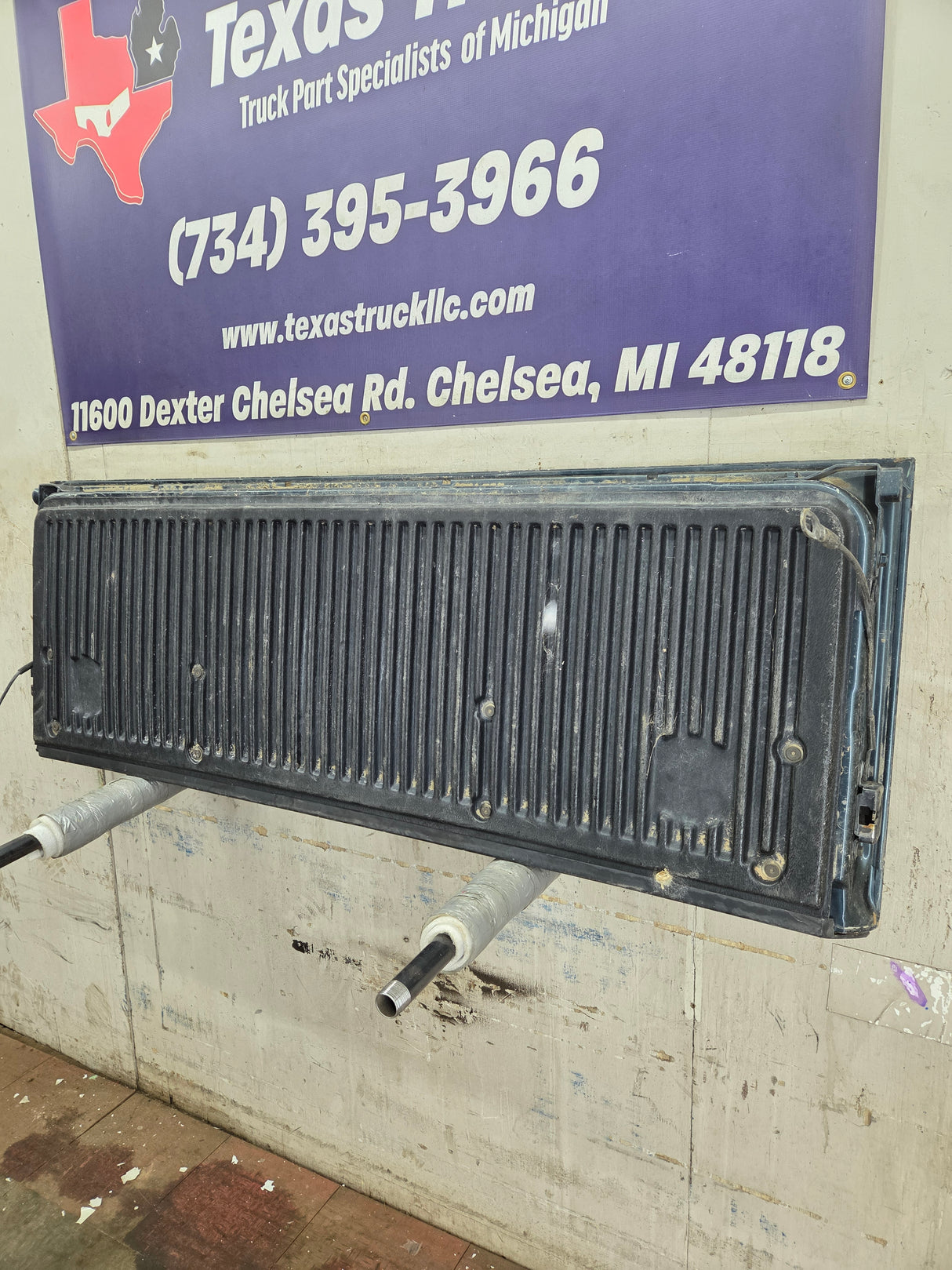 2004-2012 Nissan Titan Tailgate