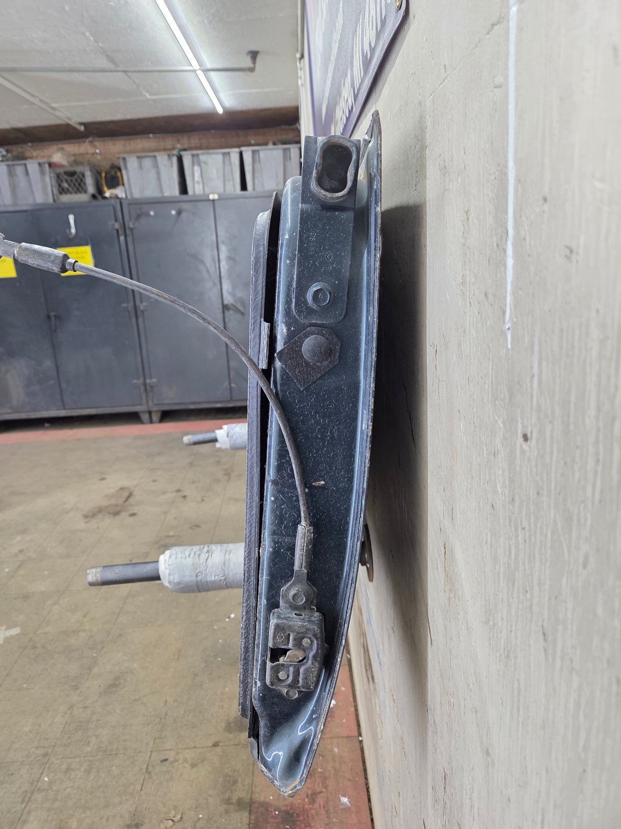 2004-2012 Nissan Titan Tailgate