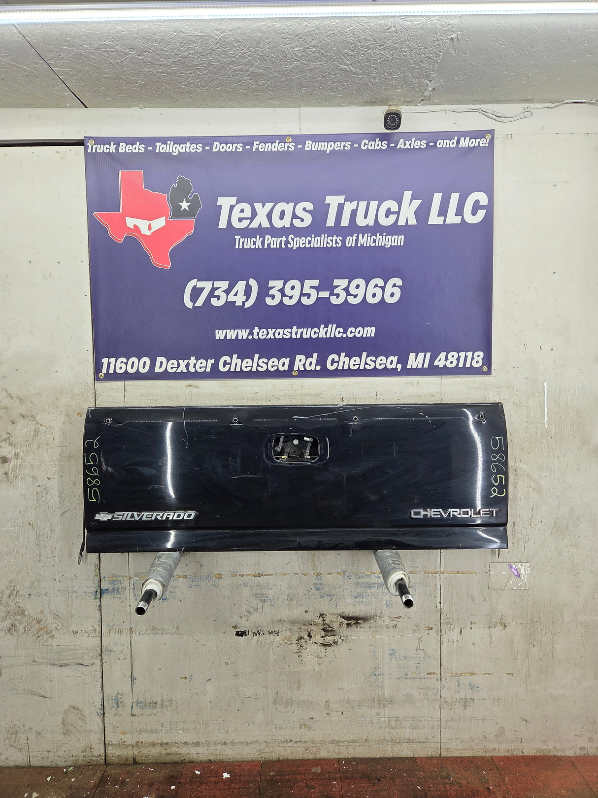 1999-2007 Chevrolet Silverado / GMC Sierra 1500 2500 3500 HD Tailgate