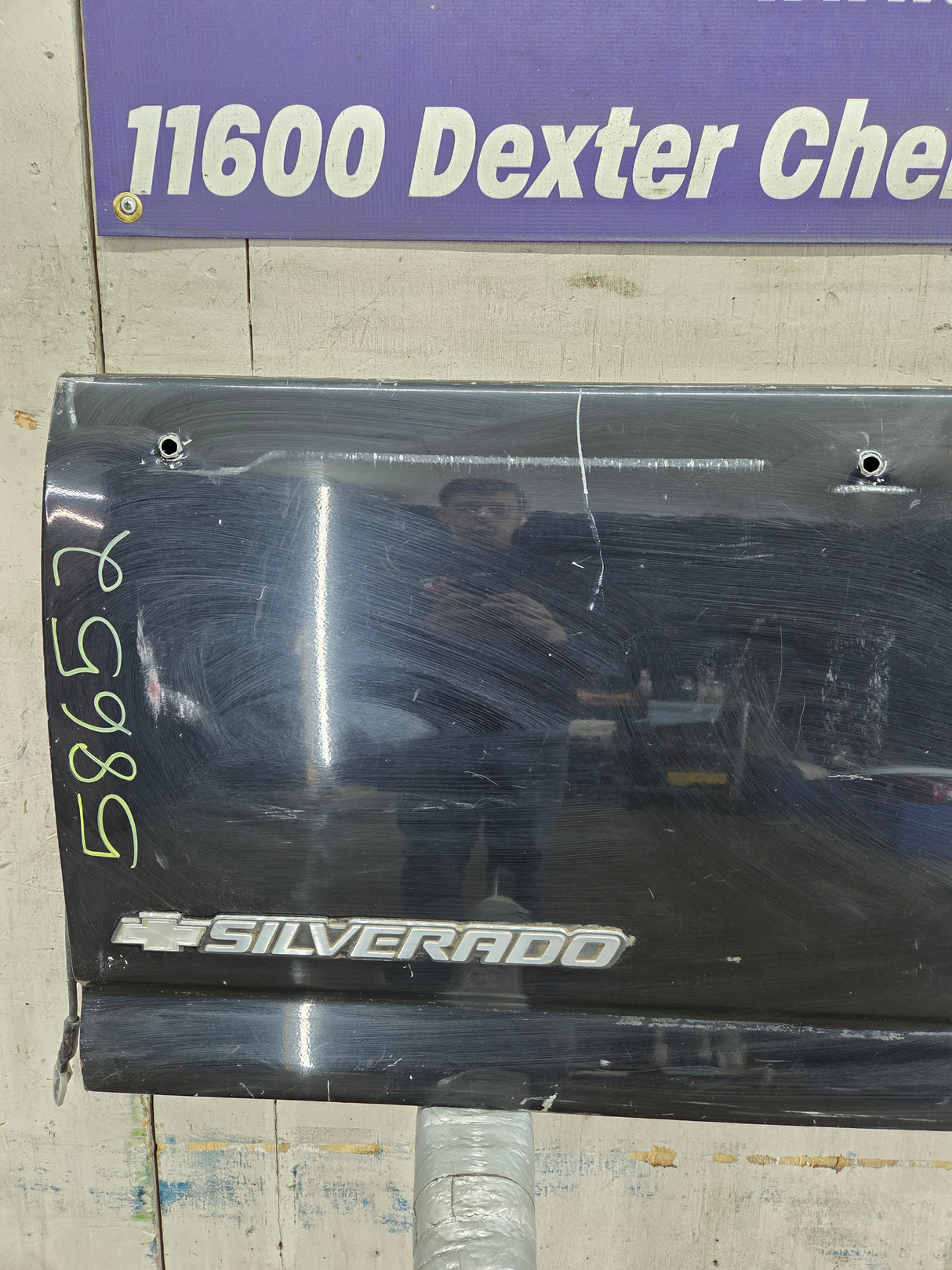 1999-2007 Chevrolet Silverado / GMC Sierra 1500 2500 3500 HD Tailgate