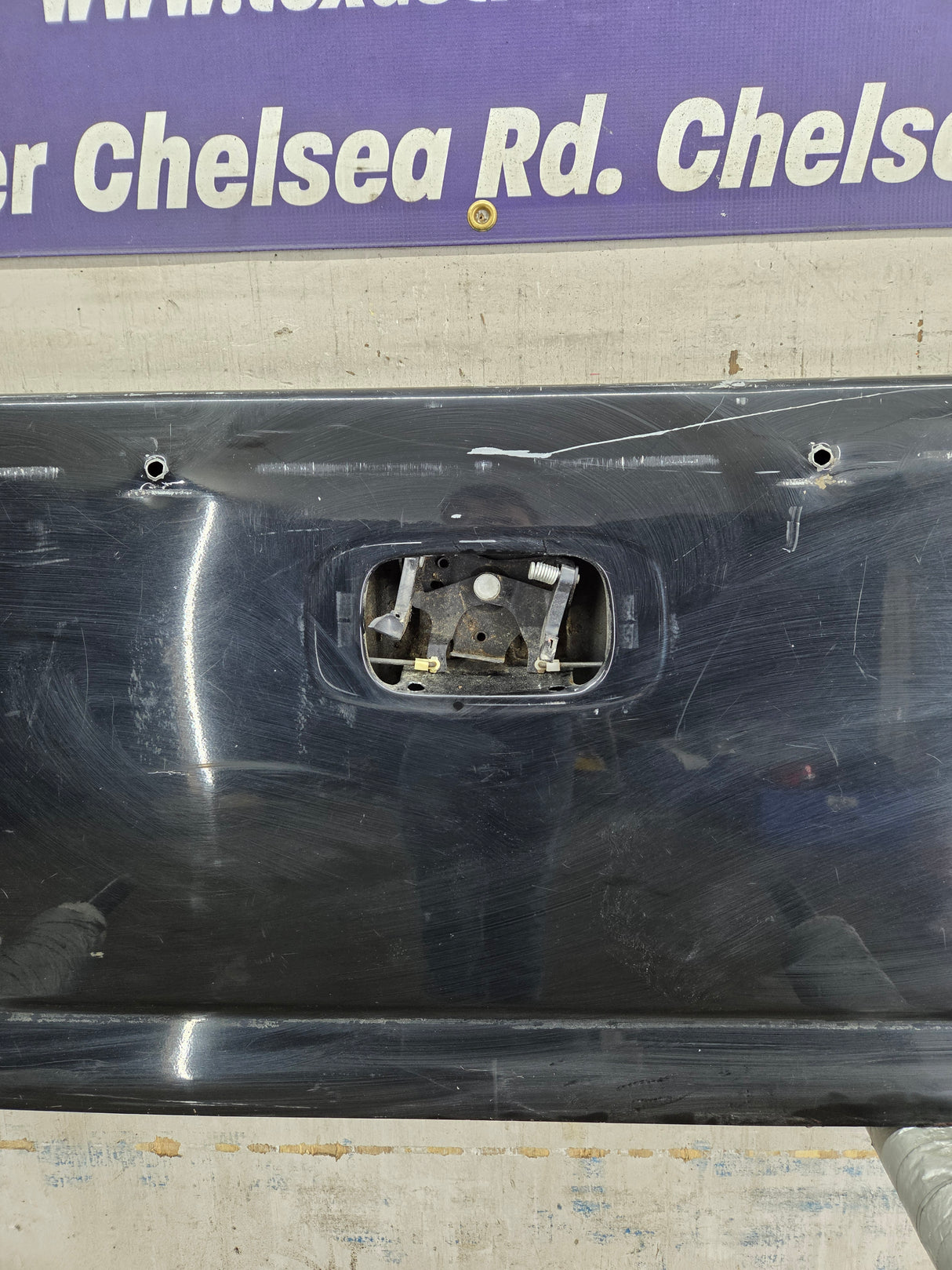 1999-2007 Chevrolet Silverado / GMC Sierra 1500 2500 3500 HD Tailgate