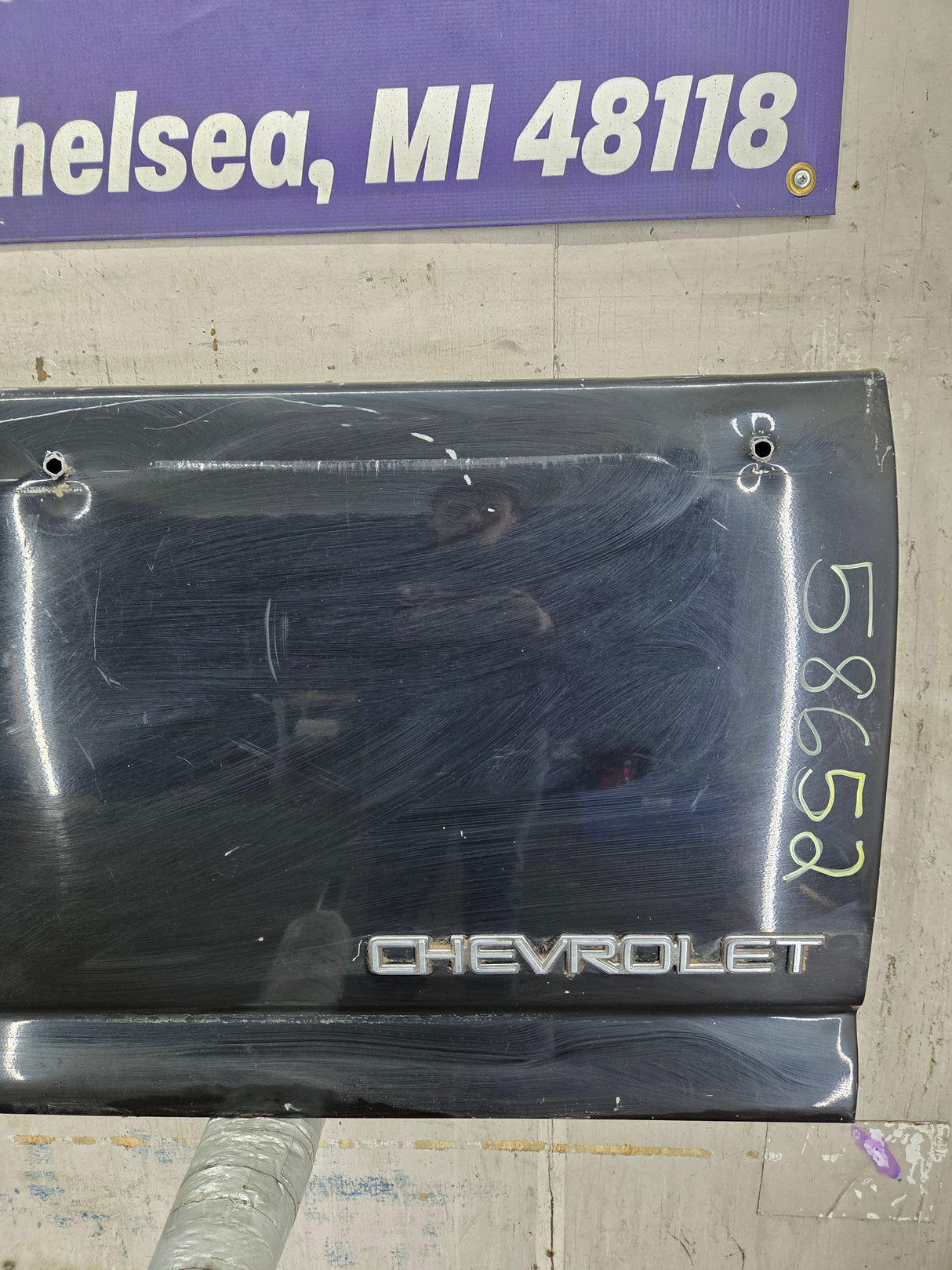 1999-2007 Chevrolet Silverado / GMC Sierra 1500 2500 3500 HD Tailgate