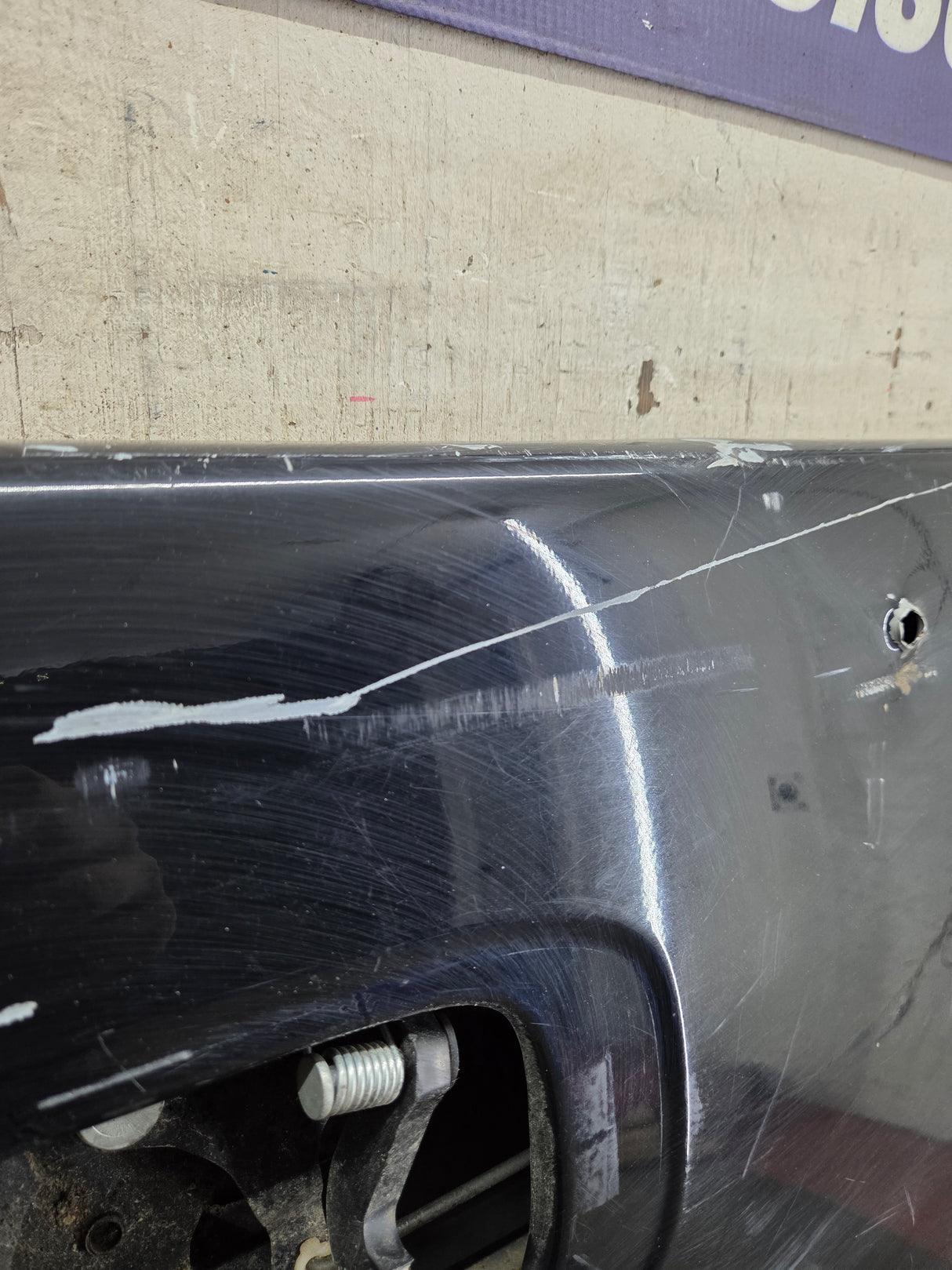 1999-2007 Chevrolet Silverado / GMC Sierra 1500 2500 3500 HD Tailgate