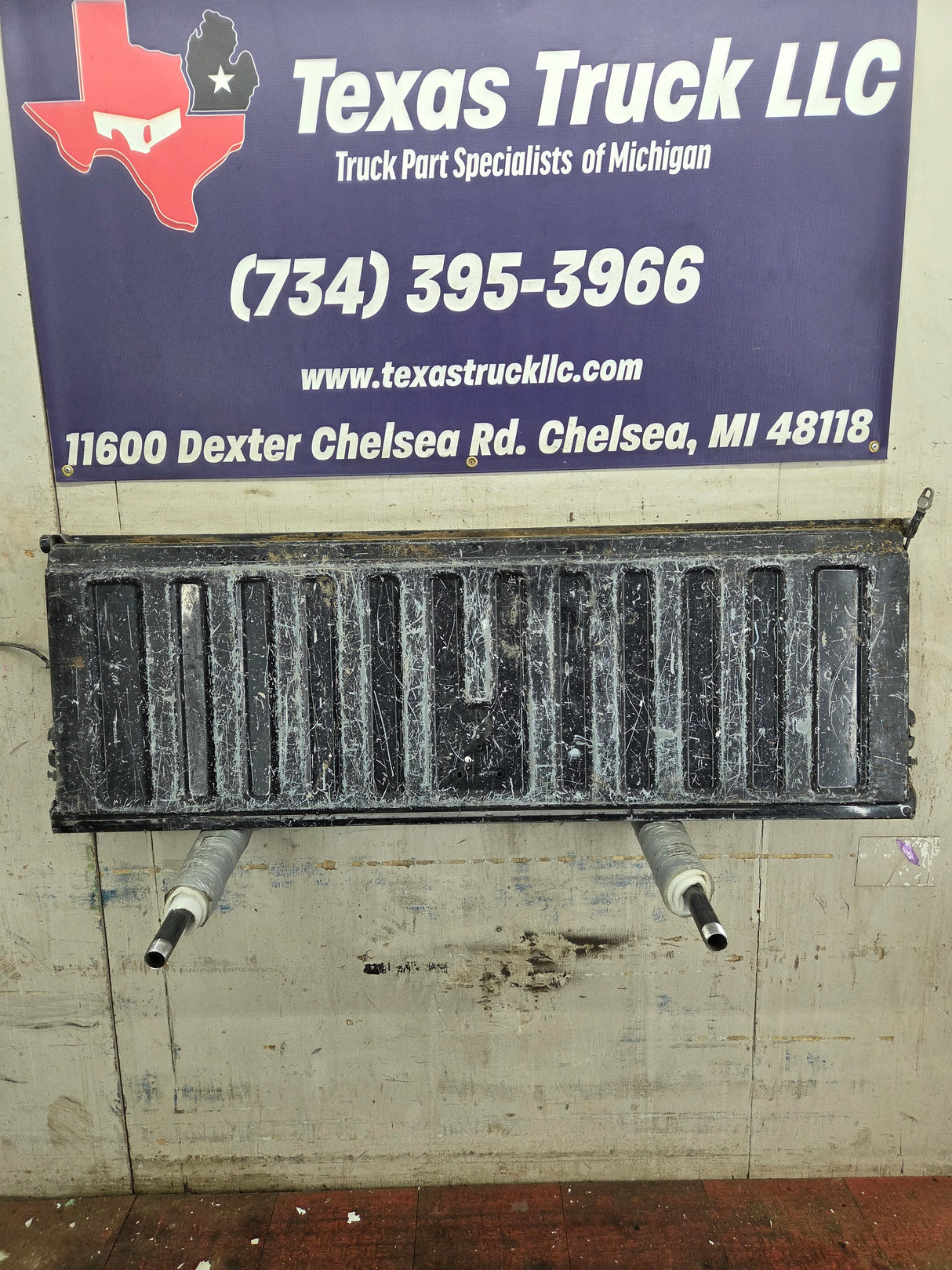 1999-2007 Chevrolet Silverado / GMC Sierra 1500 2500 3500 HD Tailgate