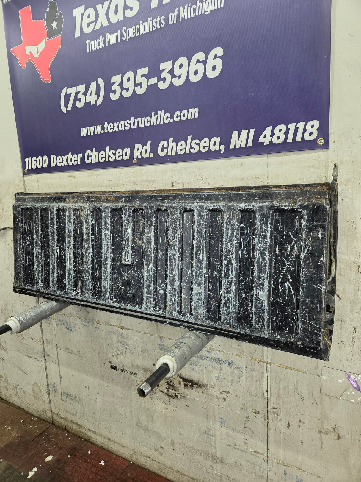 1999-2007 Chevrolet Silverado / GMC Sierra 1500 2500 3500 HD Tailgate