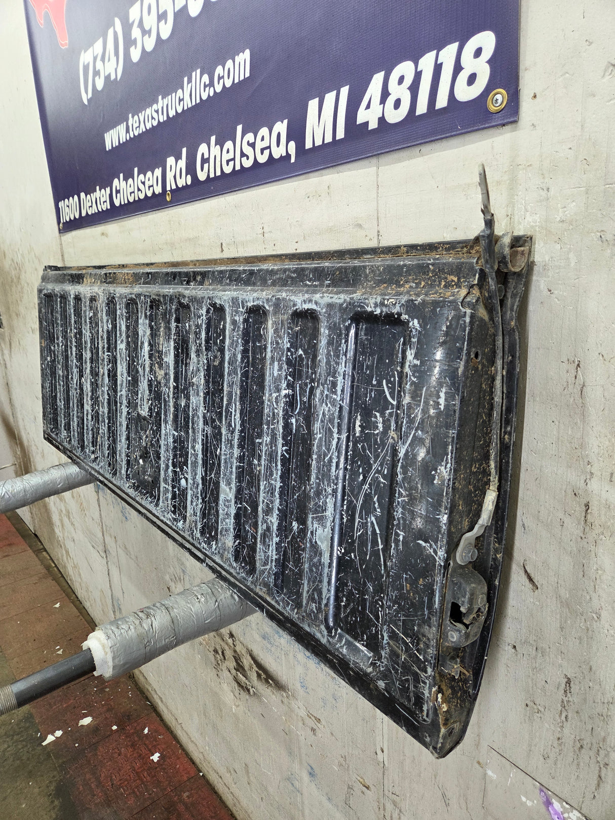 1999-2007 Chevrolet Silverado / GMC Sierra 1500 2500 3500 HD Tailgate