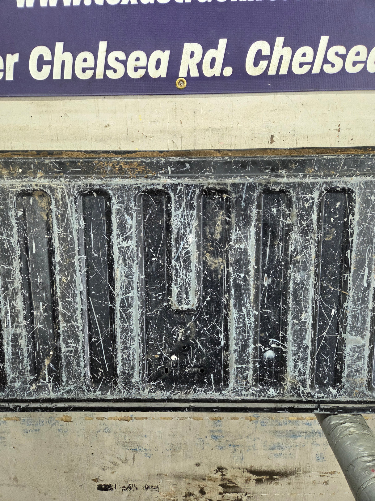 1999-2007 Chevrolet Silverado / GMC Sierra 1500 2500 3500 HD Tailgate