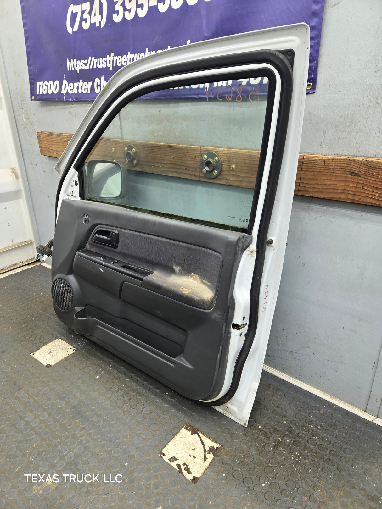 2004-2012 Chevrolet Colorado / GMC Canyon Passenger Side Crew Cab Door RH