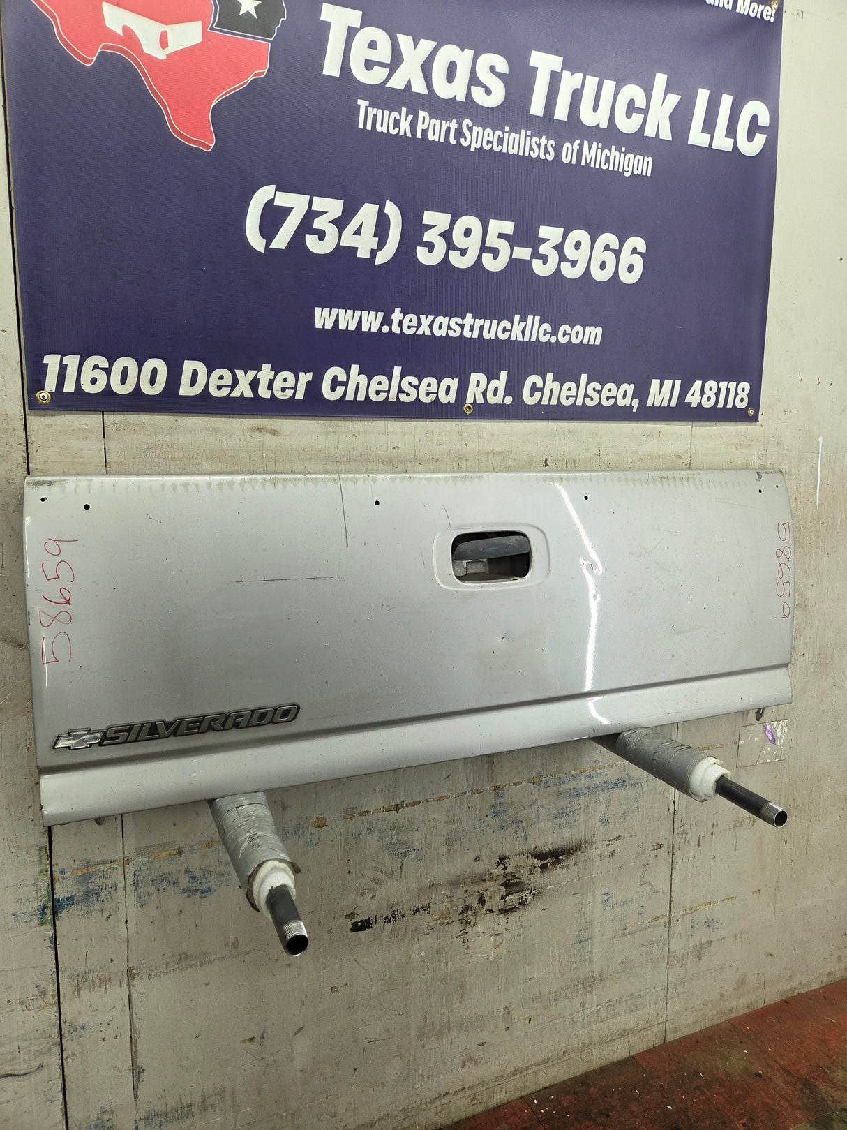 1999-2007 Chevrolet Silverado / GMC Sierra 1500 2500 3500 HD Tailgate