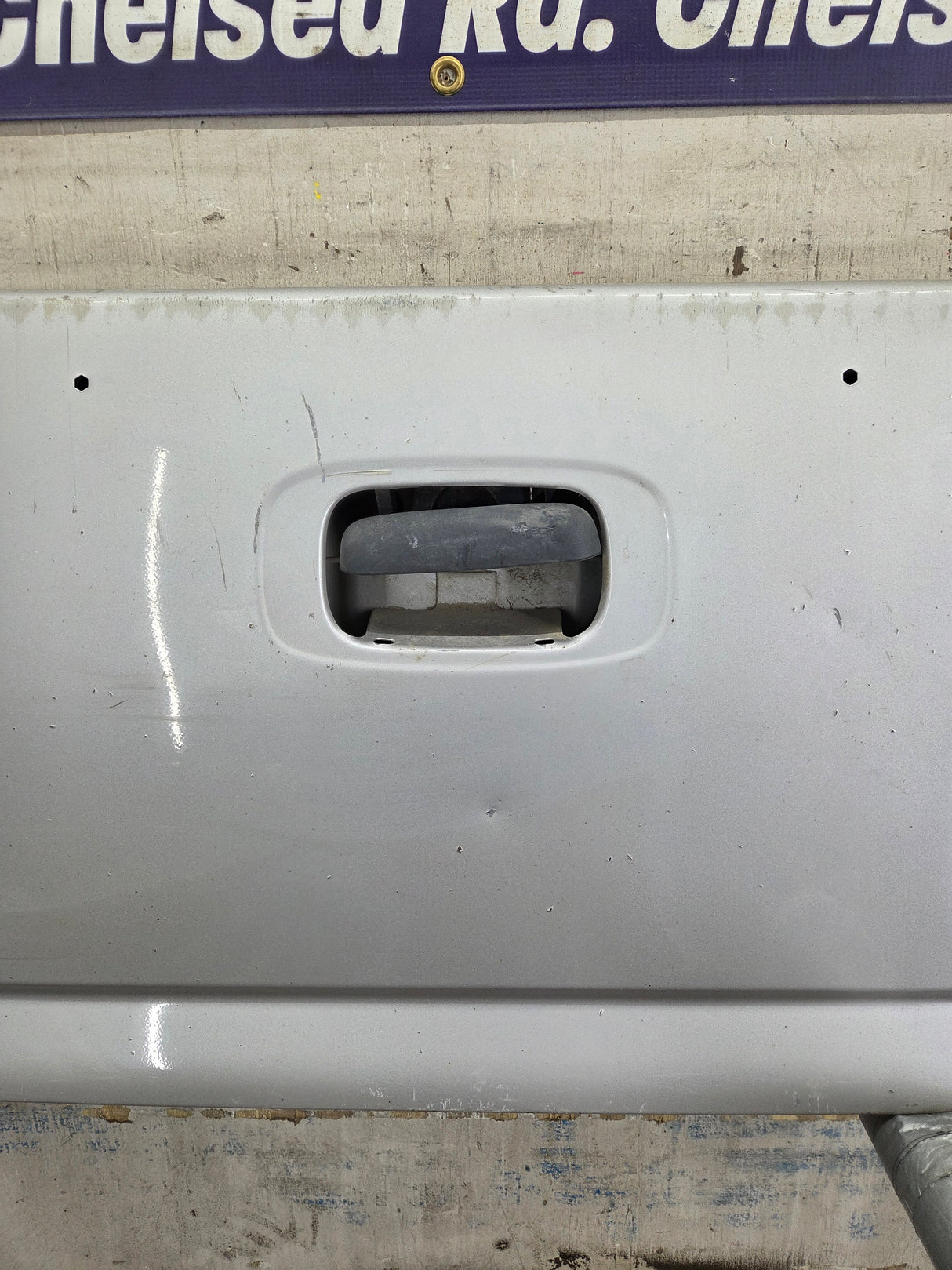 1999-2007 Chevrolet Silverado / GMC Sierra 1500 2500 3500 HD Tailgate