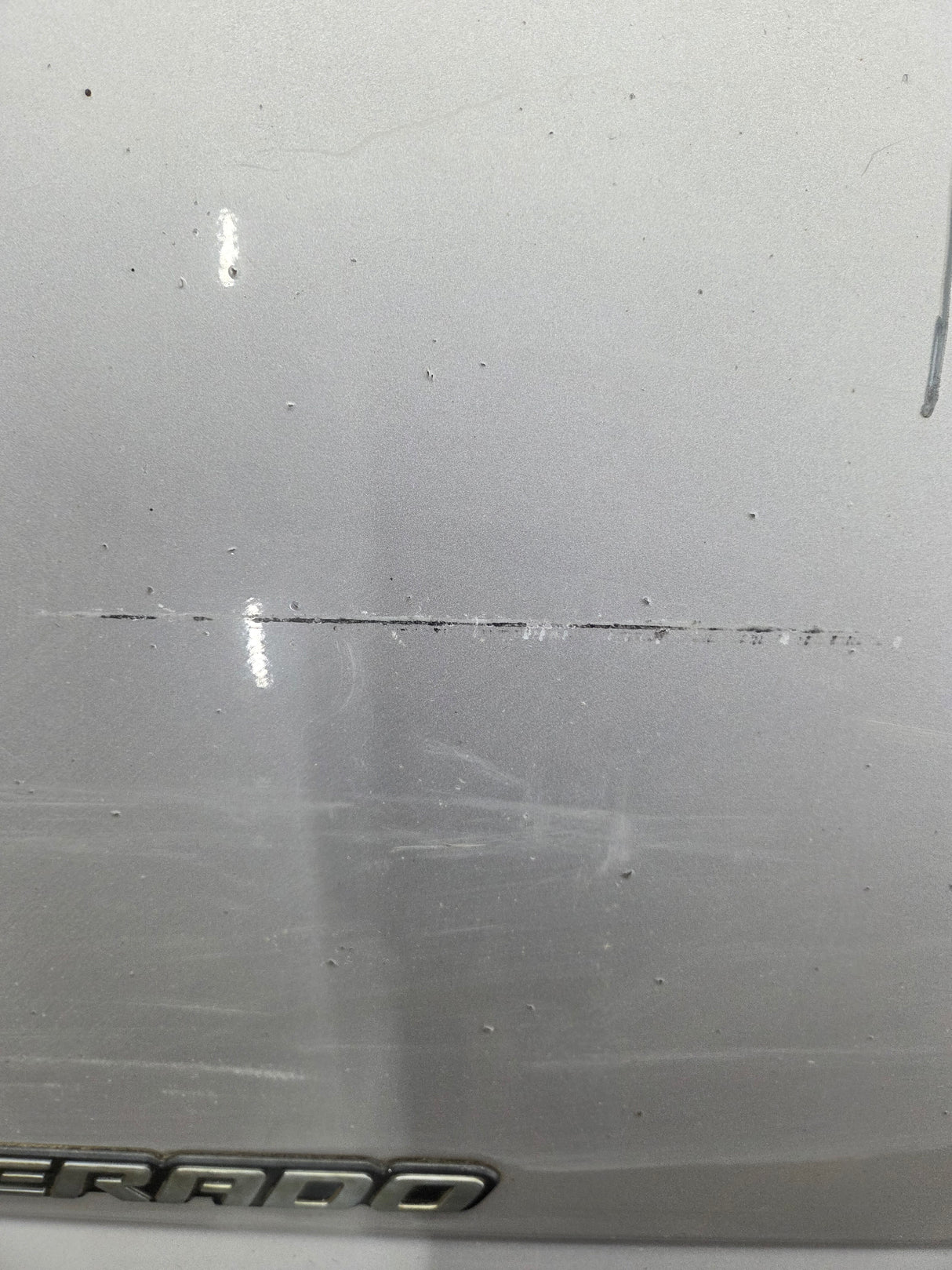 1999-2007 Chevrolet Silverado / GMC Sierra 1500 2500 3500 HD Tailgate