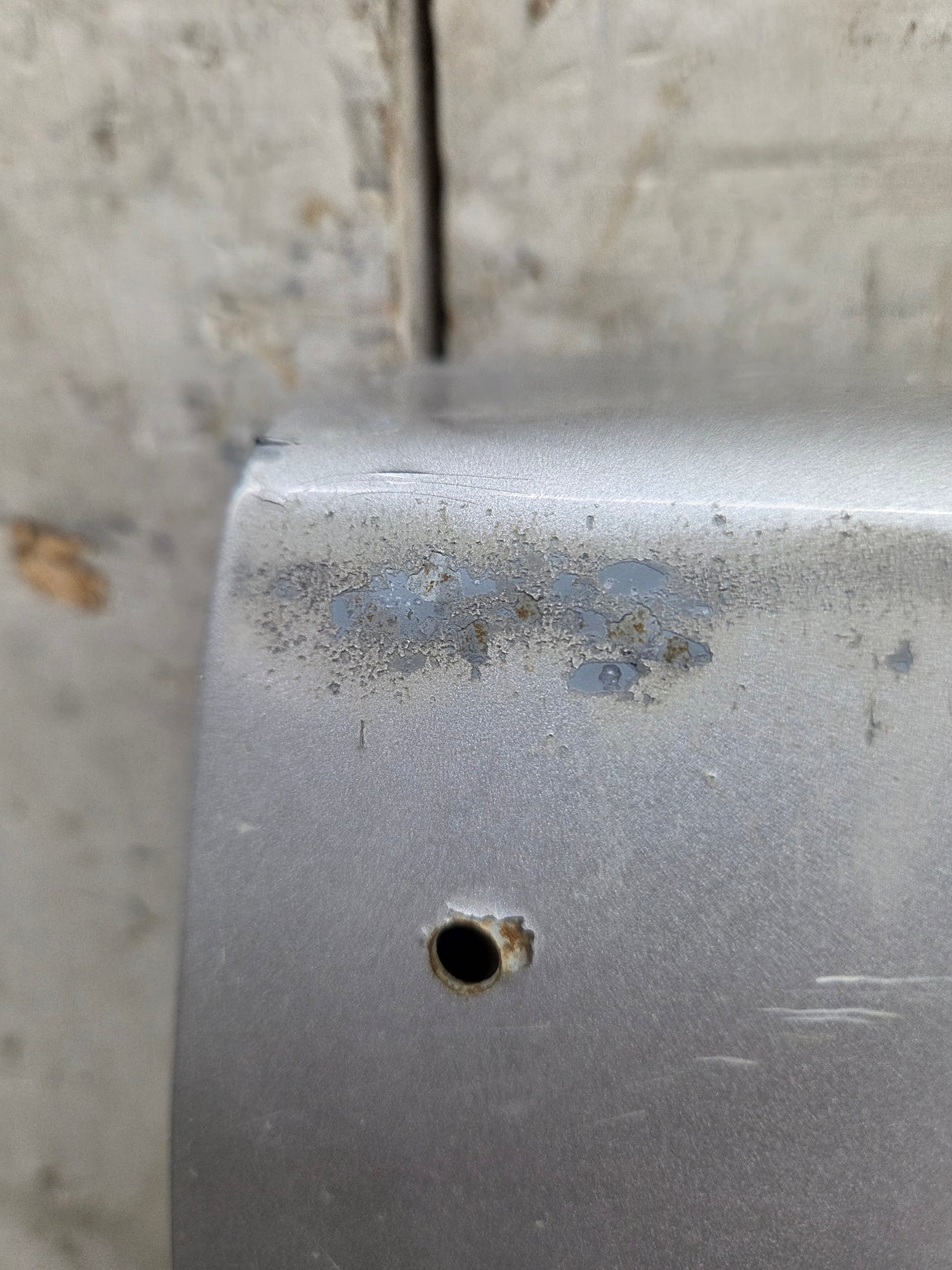 1999-2007 Chevrolet Silverado / GMC Sierra 1500 2500 3500 HD Tailgate