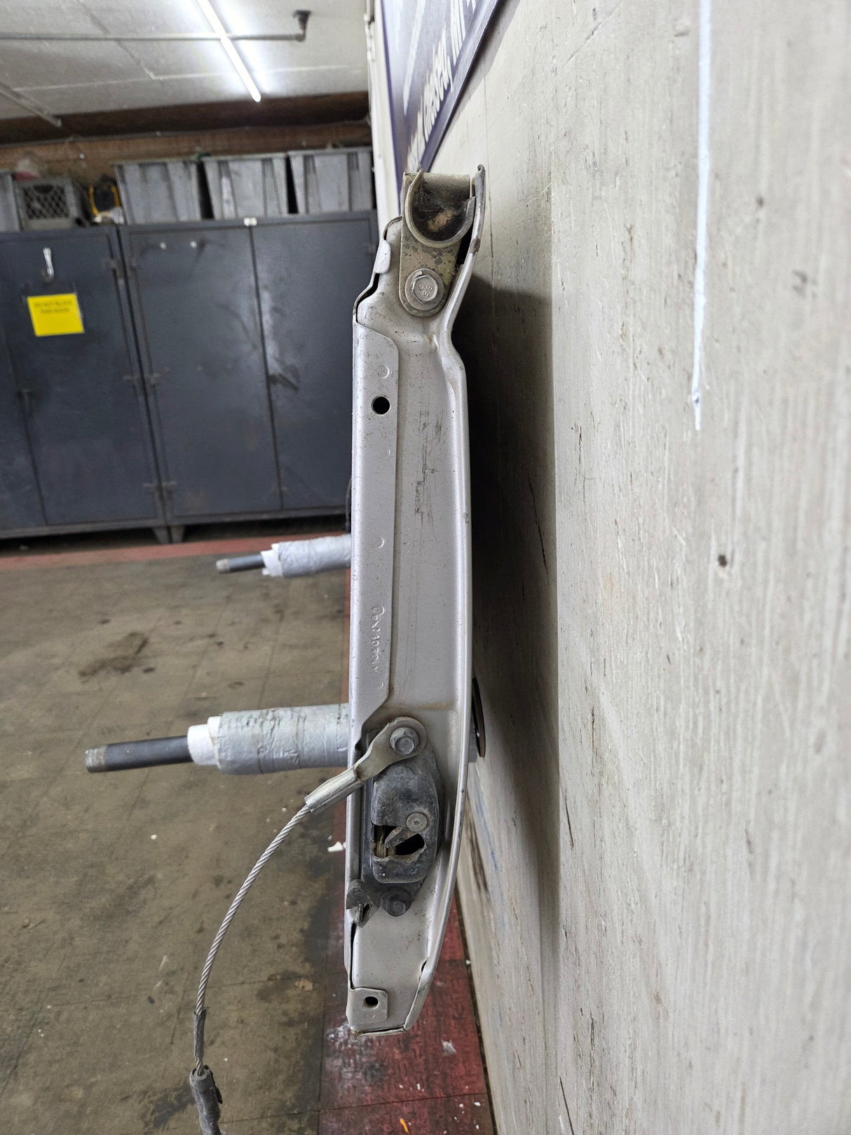 1999-2007 Chevrolet Silverado / GMC Sierra 1500 2500 3500 HD Tailgate