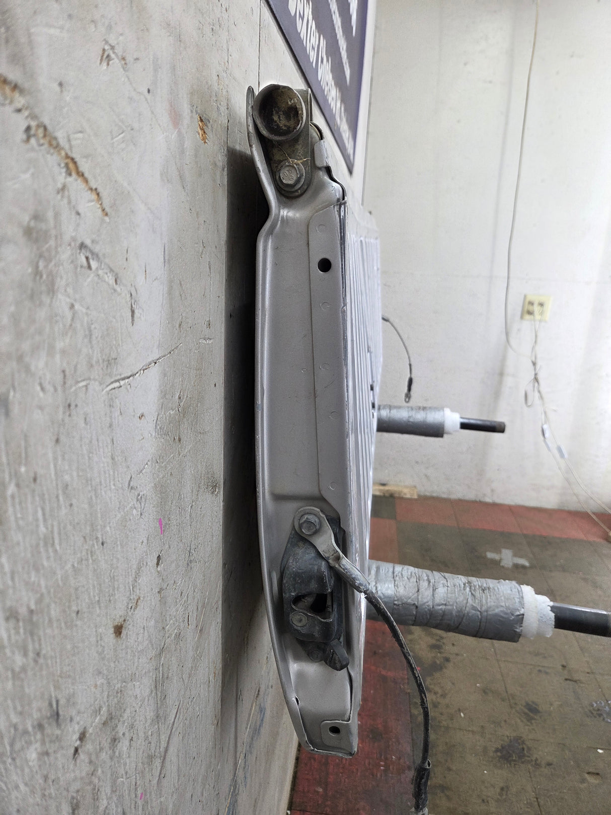 1999-2007 Chevrolet Silverado / GMC Sierra 1500 2500 3500 HD Tailgate