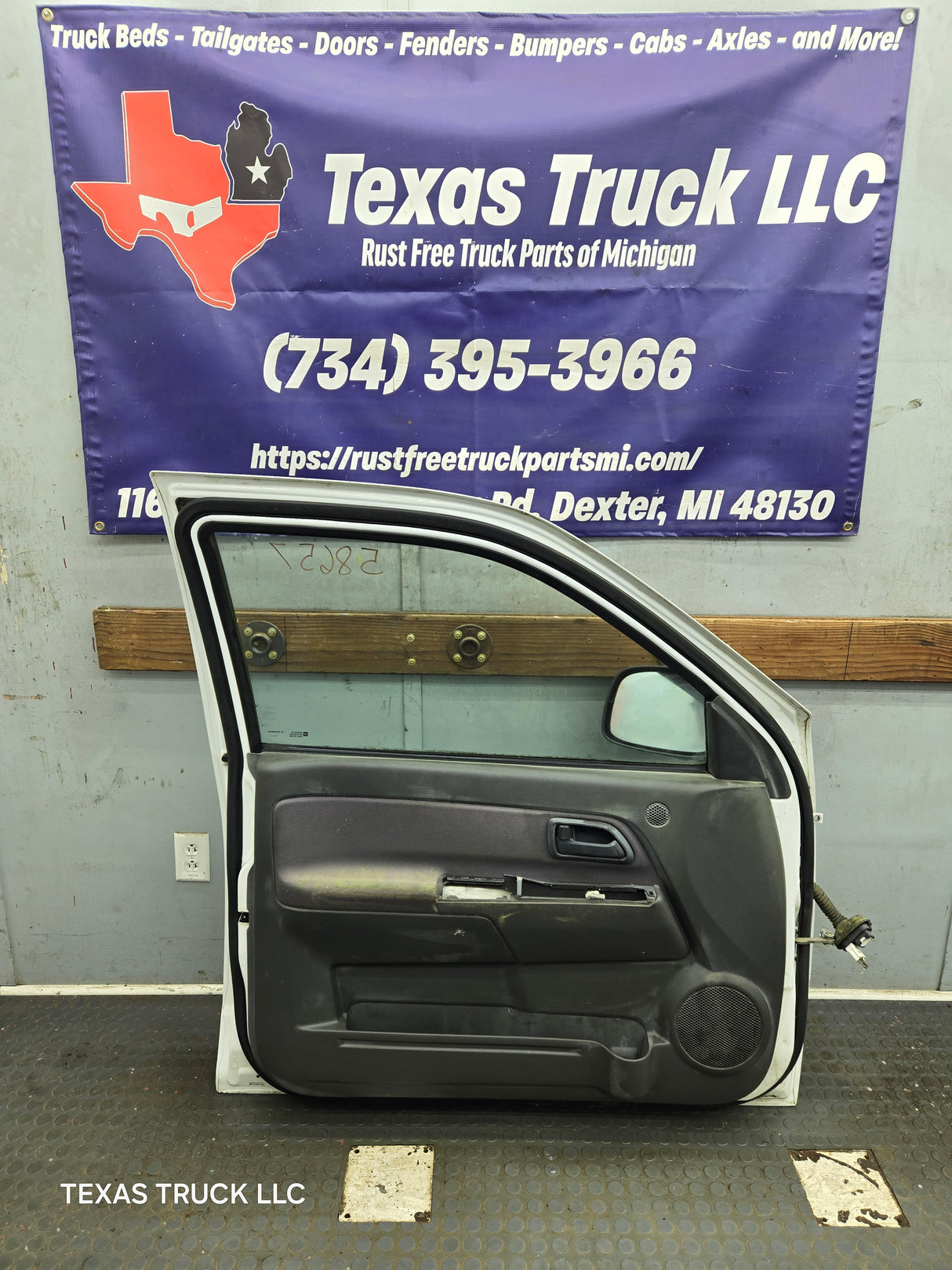 2004-2012 Chevrolet Colorado / GMC Canyon Driver Side Crew Cab Door LH