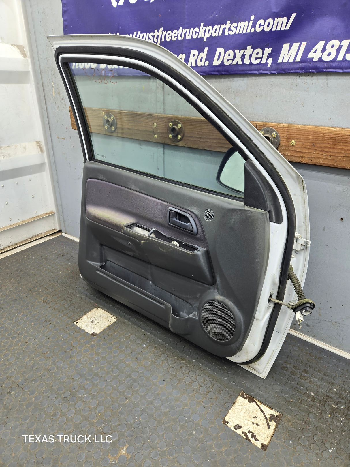 2004-2012 Chevrolet Colorado / GMC Canyon Driver Side Crew Cab Door LH