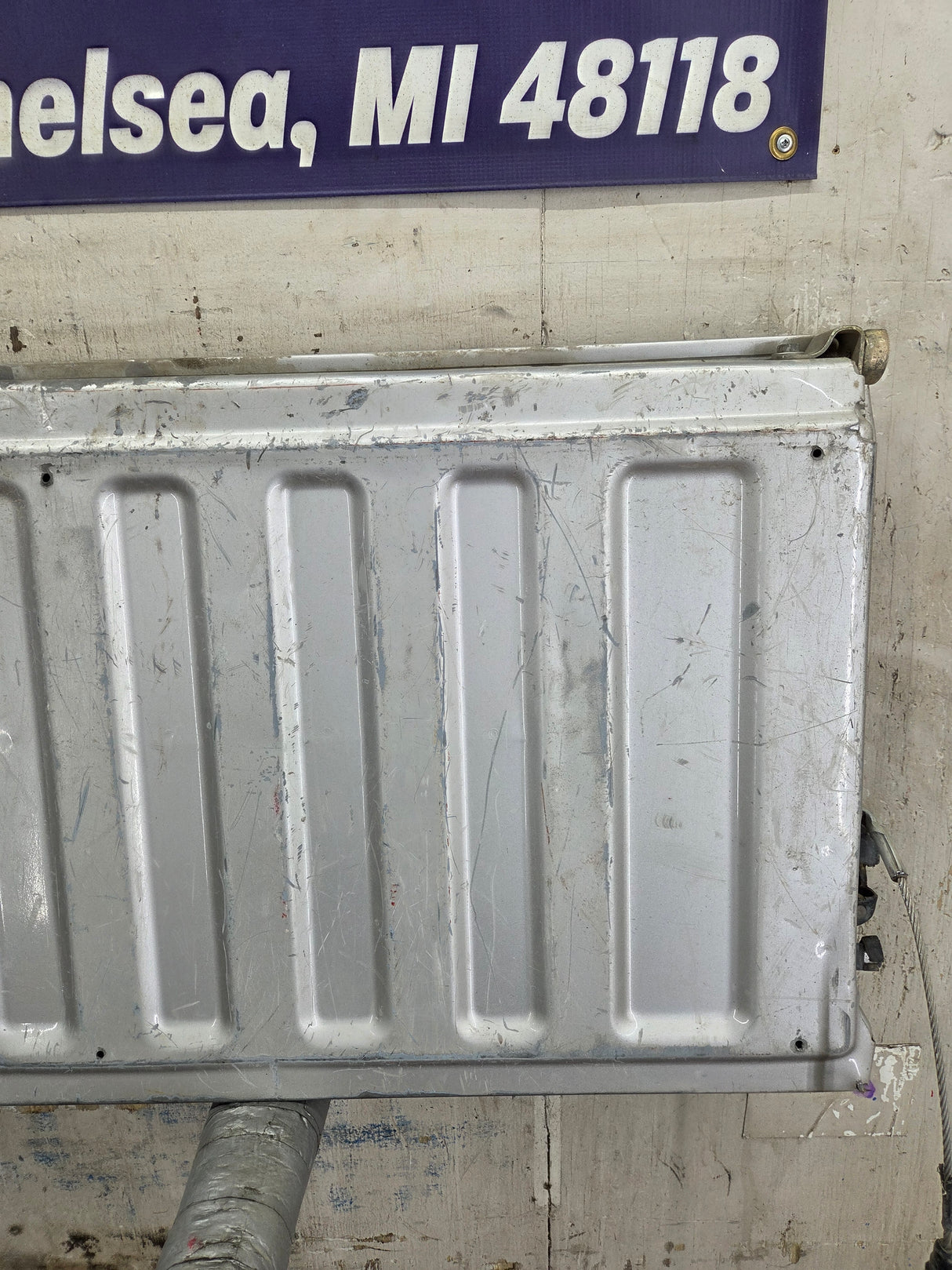 1999-2007 Chevrolet Silverado / GMC Sierra 1500 2500 3500 HD Tailgate