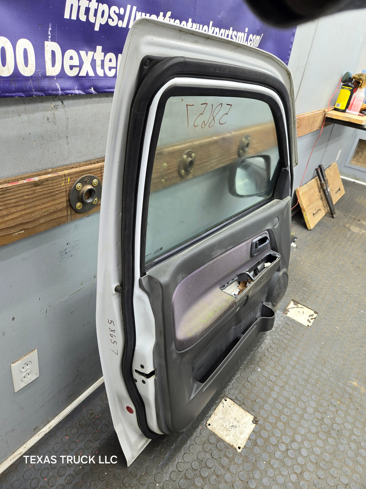 2004-2012 Chevrolet Colorado / GMC Canyon Driver Side Crew Cab Door LH