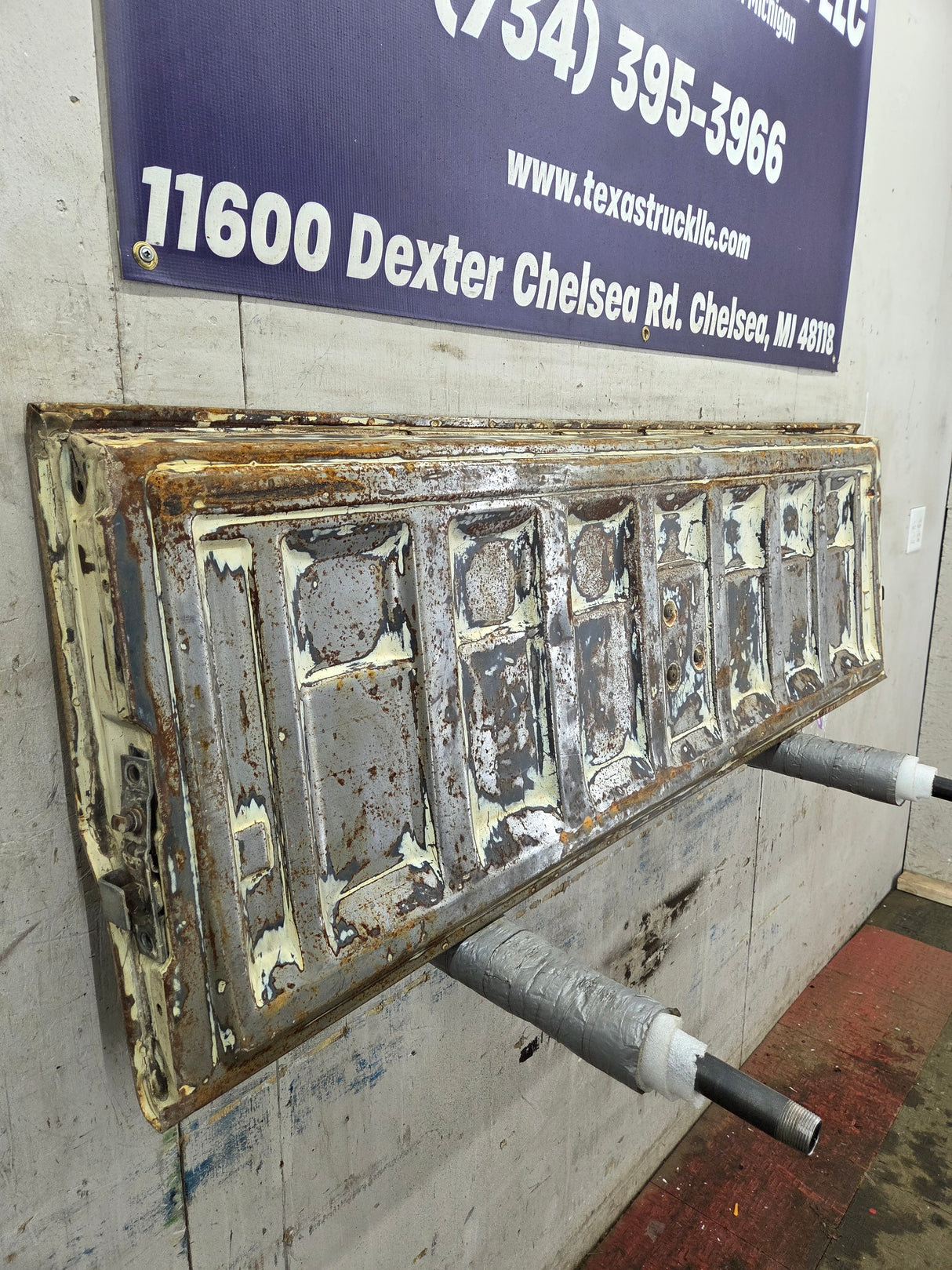 1973-1987 Chevrolet / GMC Square Body Tailgate C10 C15 C20 C25 C35 K10 K15 K20 K25 K35