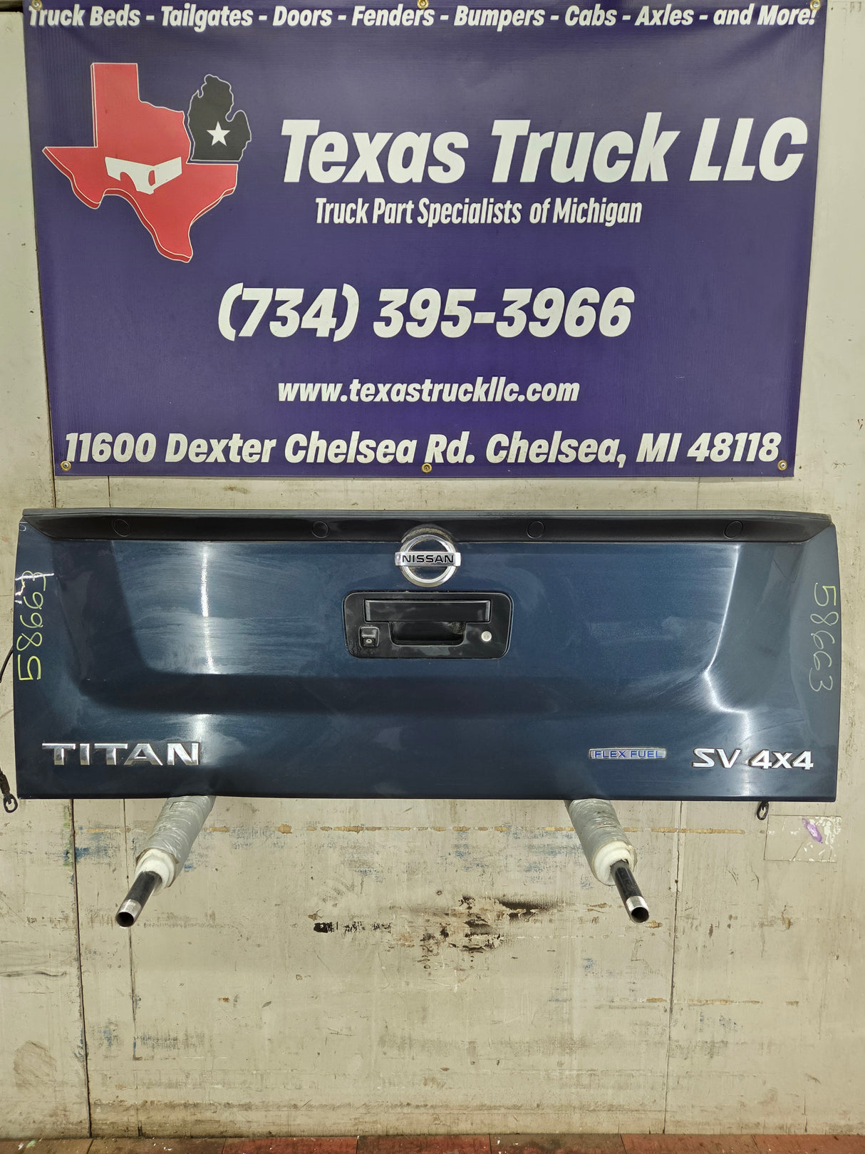 2013-2015 Nissan Titan Tailgate