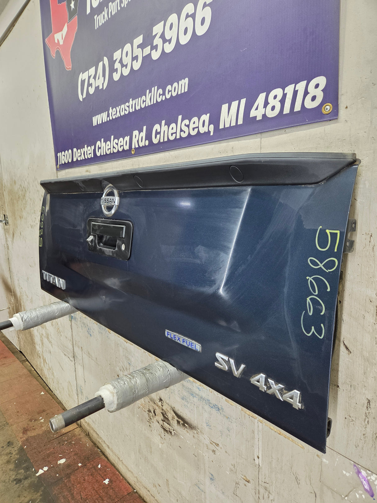 2013-2015 Nissan Titan Tailgate