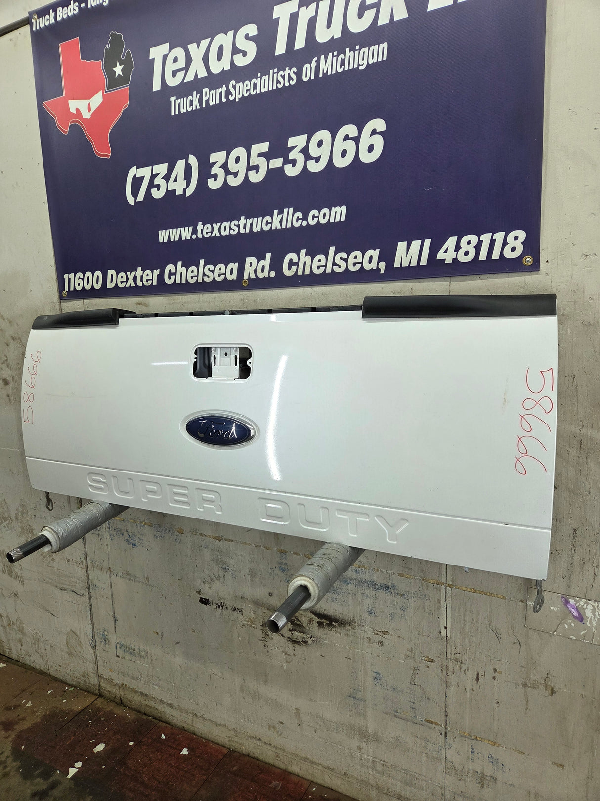 2008-2016 Ford Super Duty Tailgate with step F250 F350 F450 F550 - Pearl White