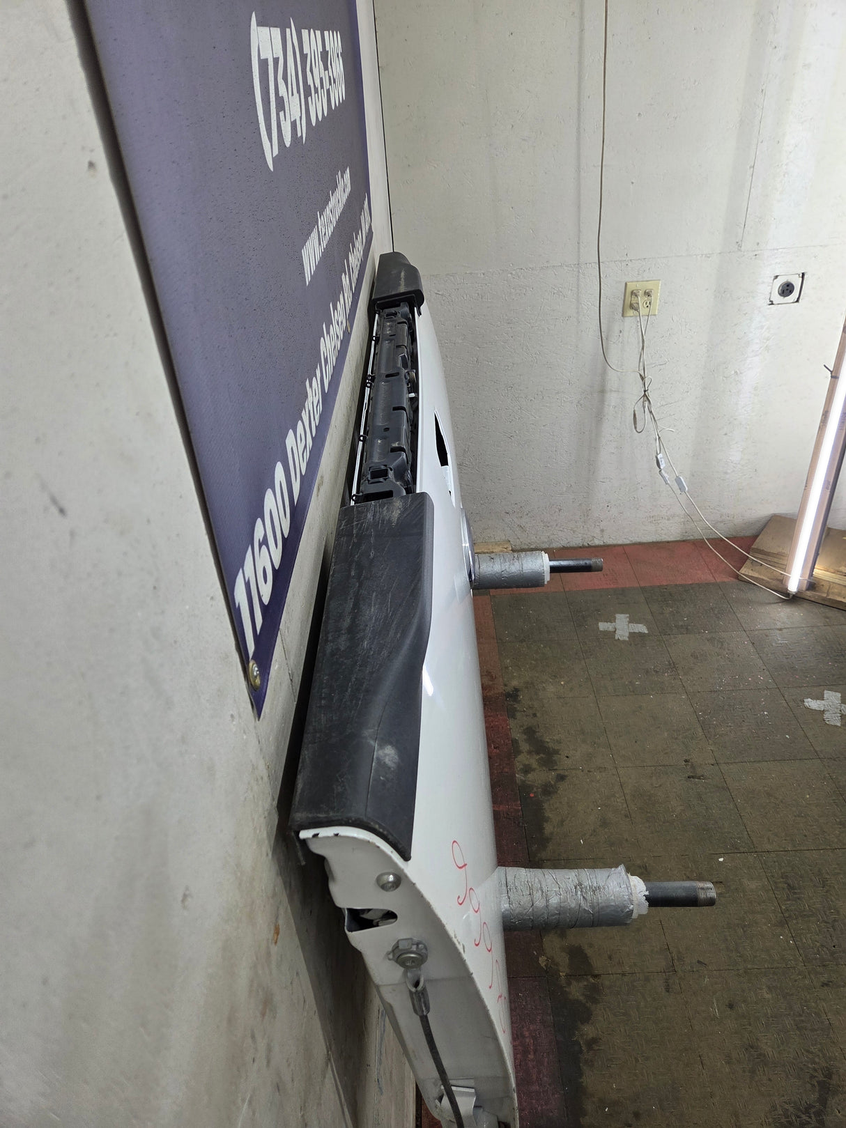 2008-2016 Ford Super Duty Tailgate with step F250 F350 F450 F550 - Pearl White