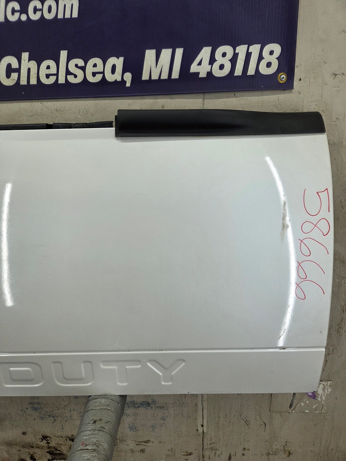 2008-2016 Ford Super Duty Tailgate with step F250 F350 F450 F550 - Pearl White