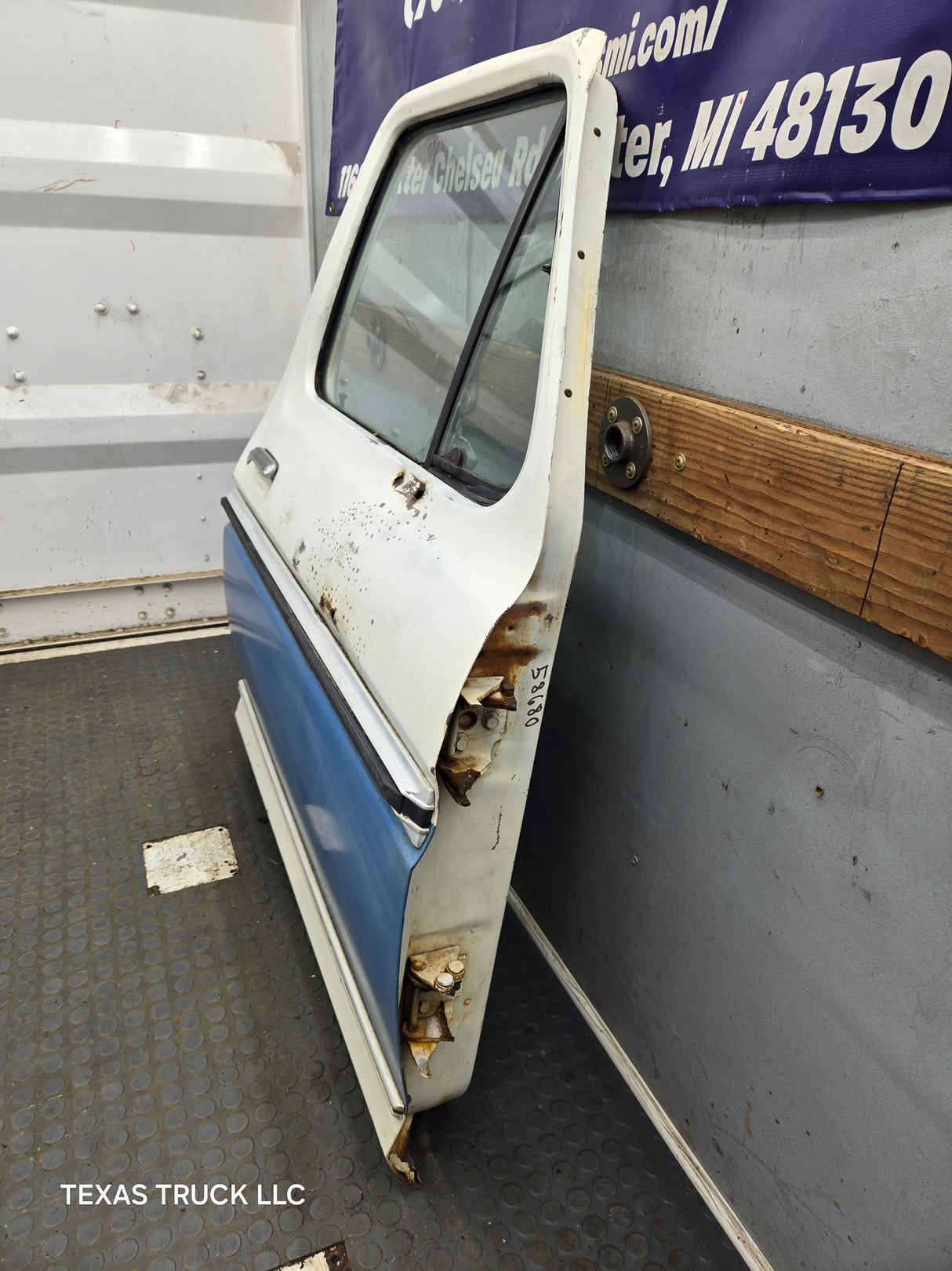 1973-1979 Ford F100 F150 F250 F350 RH Passenger Side Front Door