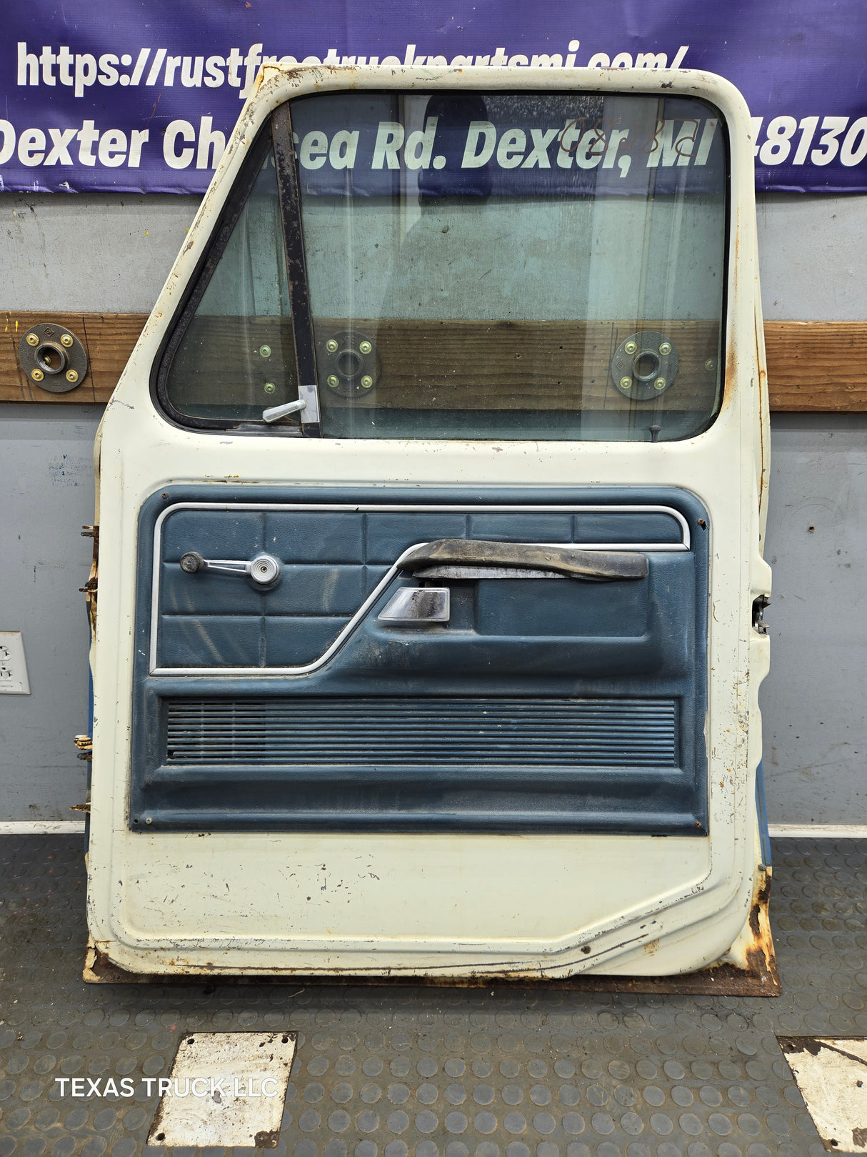 1973-1979 Ford F100 F150 F250 F350 RH Passenger Side Front Door