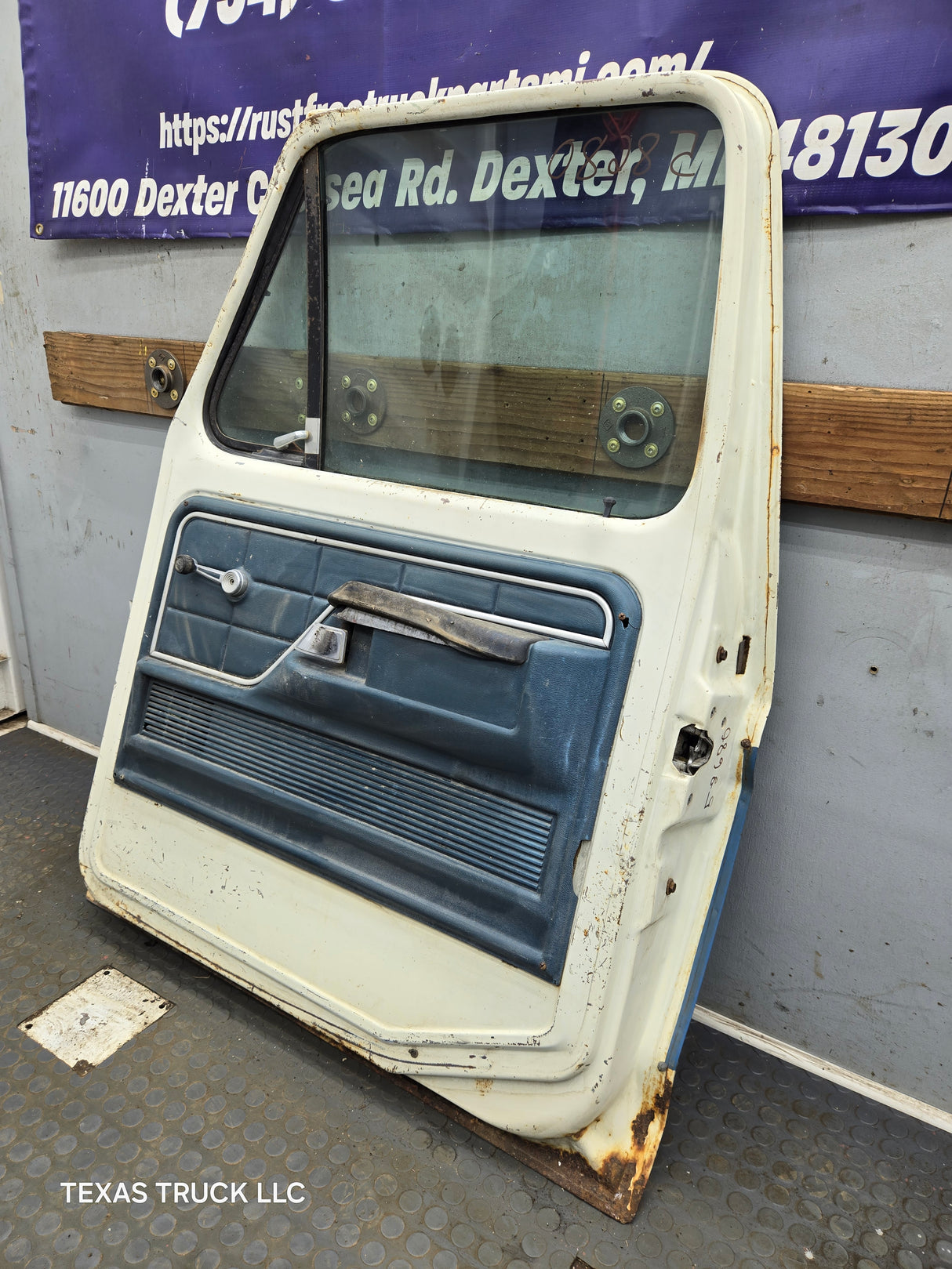 1973-1979 Ford F100 F150 F250 F350 RH Passenger Side Front Door