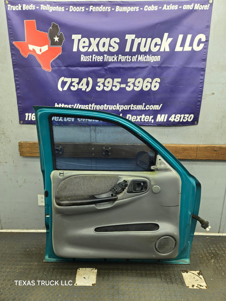 1997-2000 Dodge Dakota Driver Side LH Front Door