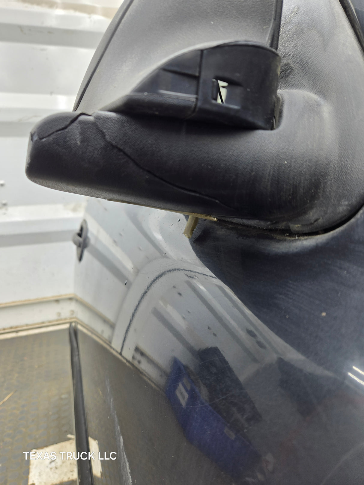 1999-2006 Chevrolet Silverado / GMC Sierra 1500 2500 3500 HD Front Passenger side Door RH
