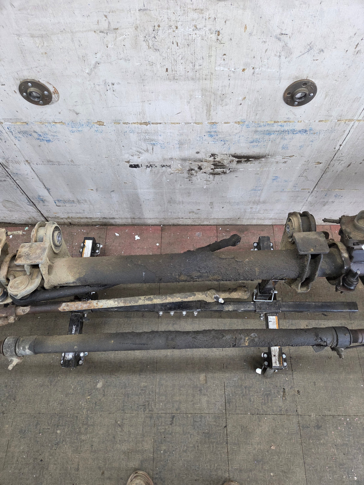 2005-2016 Ford Super Duty F450 F550 FRONT Axle 2wd