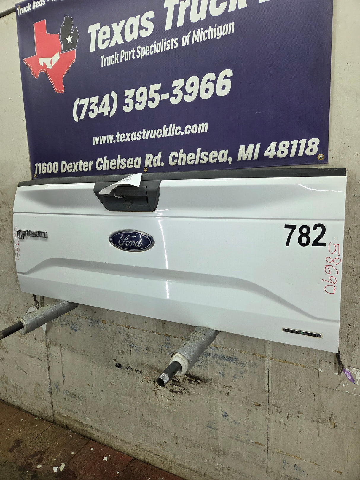 2015-2017 Ford F150 Tailgate - Oxford White