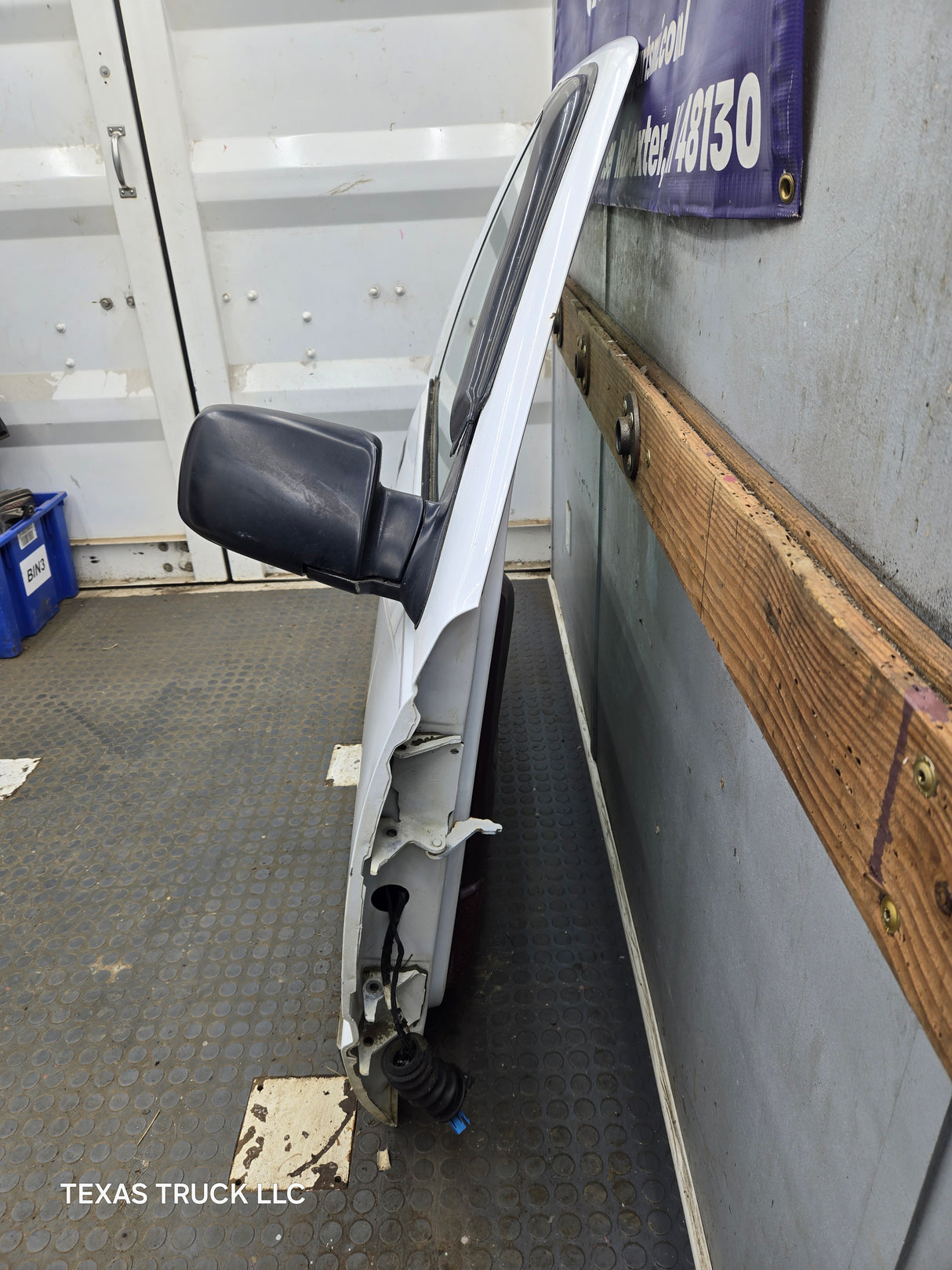 1988-2000 Chevrolet Silverado Suburban GMC Sierra RH Front Passenger Door