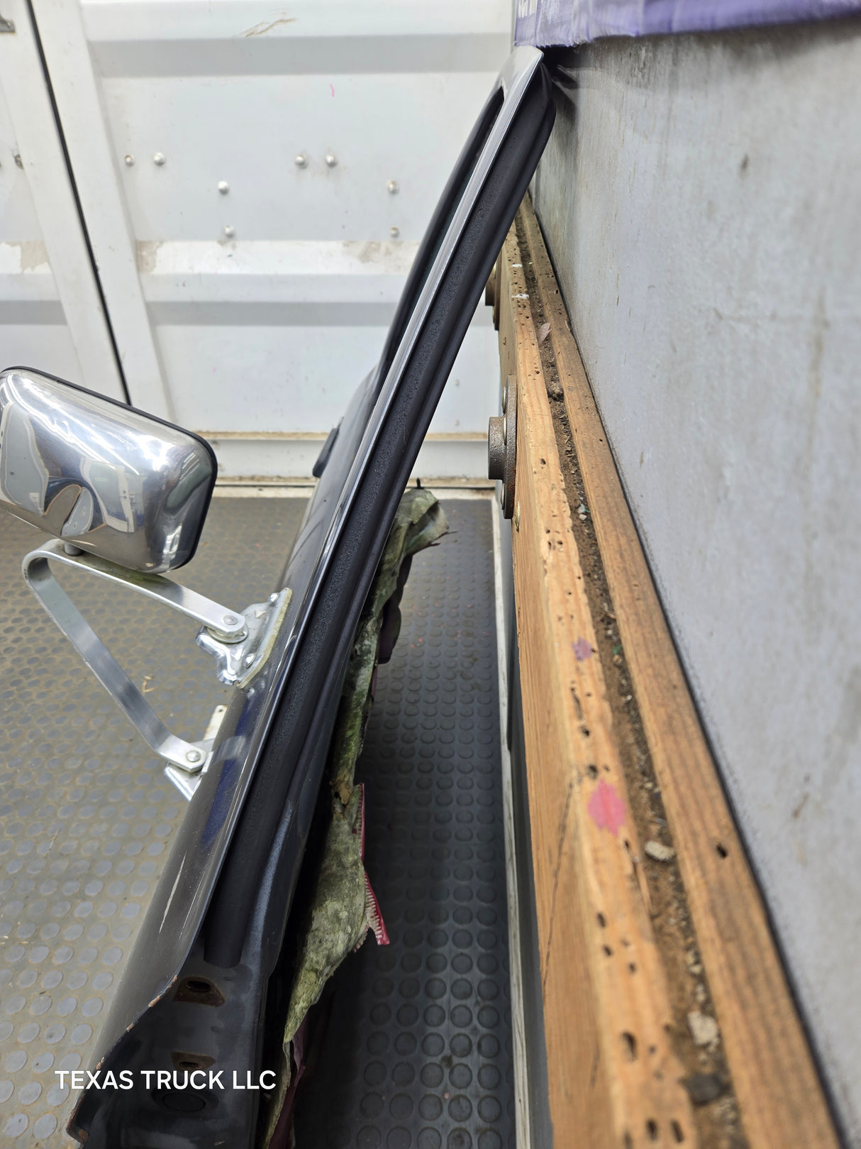 1983-1988 Ford Ranger Passenger Side Front Right Hand Door