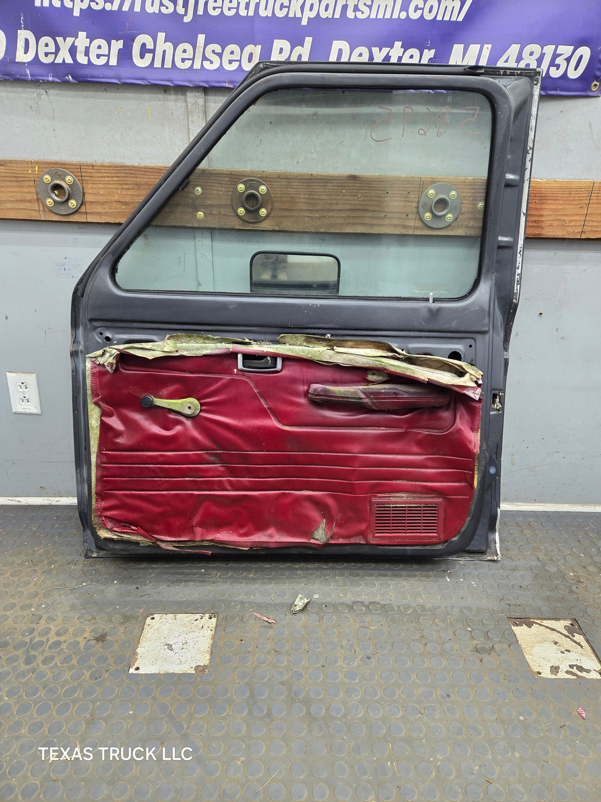 1983-1988 Ford Ranger Passenger Side Front Right Hand Door