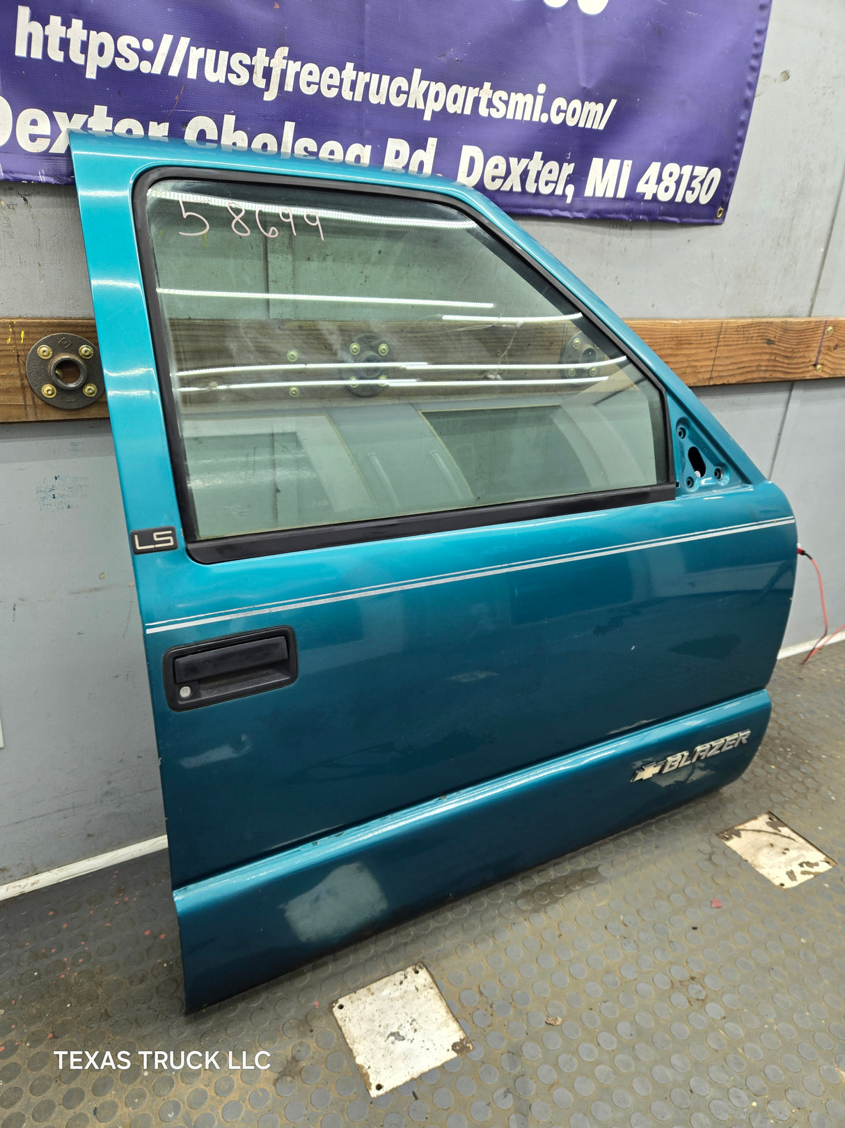 1994-2004 Chevrolet S10 /  GMC Sonoma RH Passenger Side Front Door